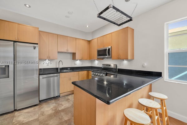 305 JEFFERSON AVE APT 2, MIAMI BEACH, FL 33139 - Image f6a0a049d514b3263ef17cbc46b09ff7/94075756