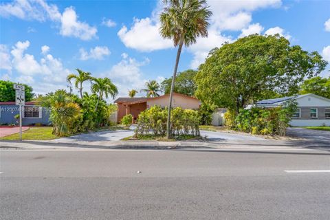 Tiny photo for 1320 NE 135th St, North Miami, FL 33161 (MLS # A12007488)