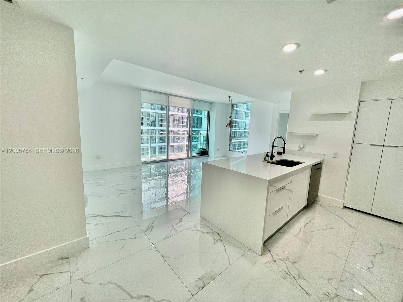 300 S Biscayne Blvd 3502