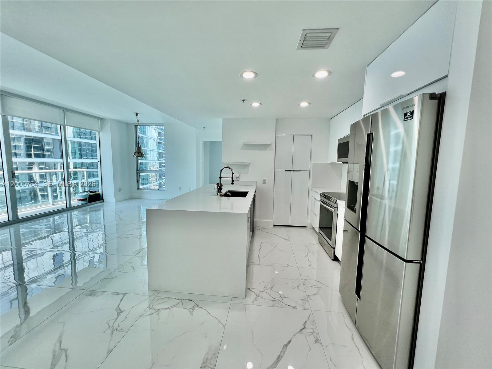 300 S Biscayne Blvd 3502