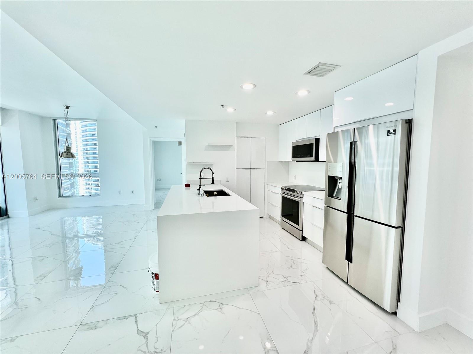 300 S Biscayne Blvd 3502