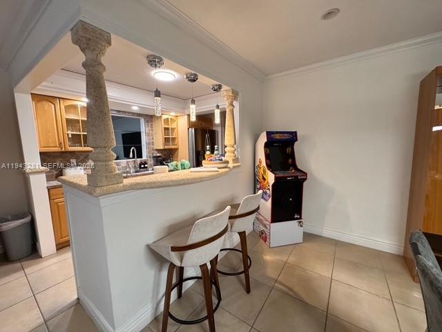 2101 NE 25th St 2101