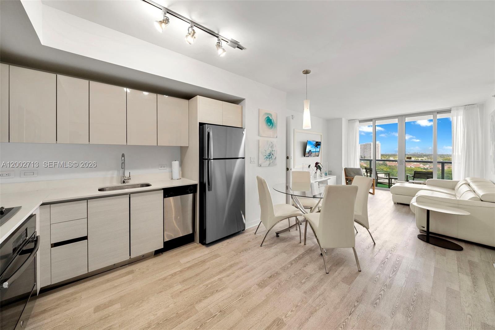 2602 E Hallandale Beach Blvd R1104