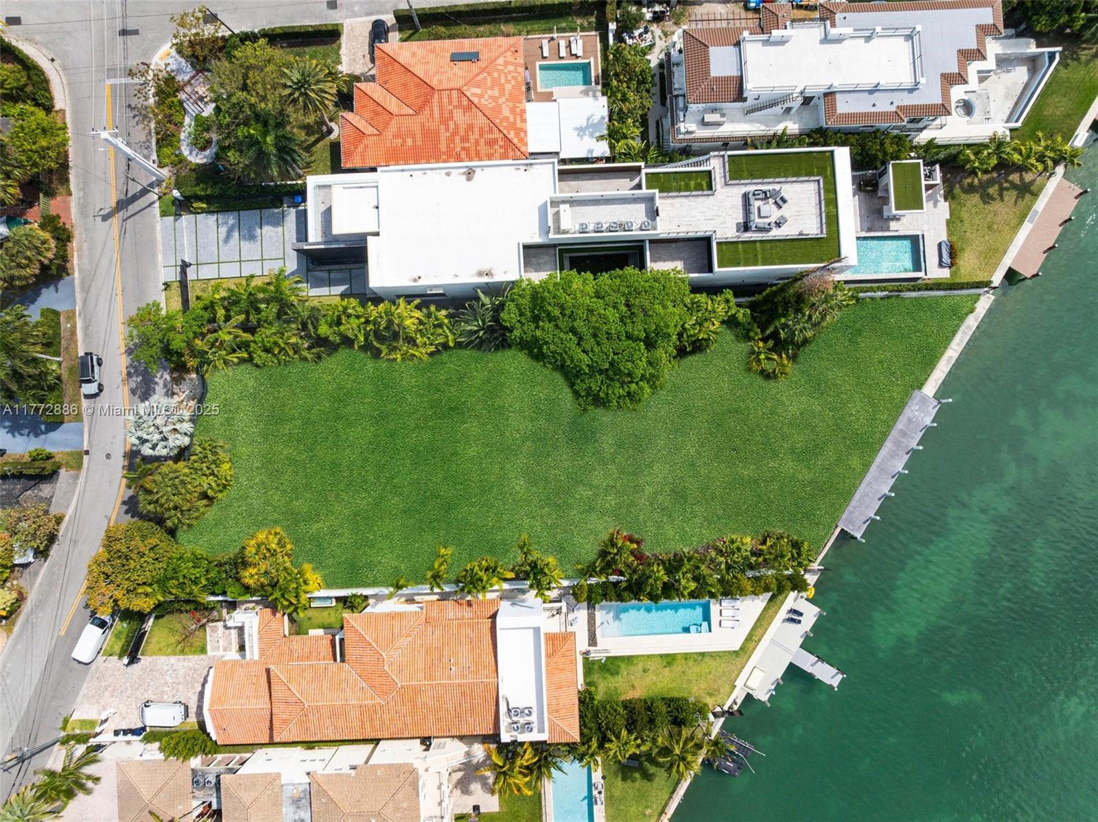 9224 Bay Dr