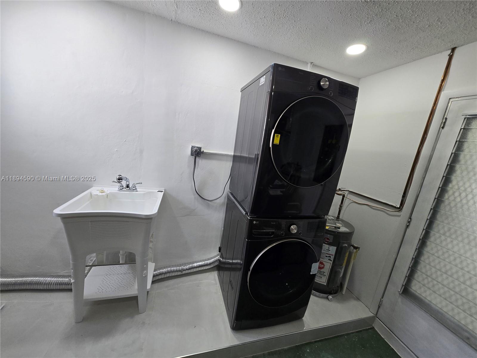 PALM BEACH LEISUREVILLE S - Residential Lease
