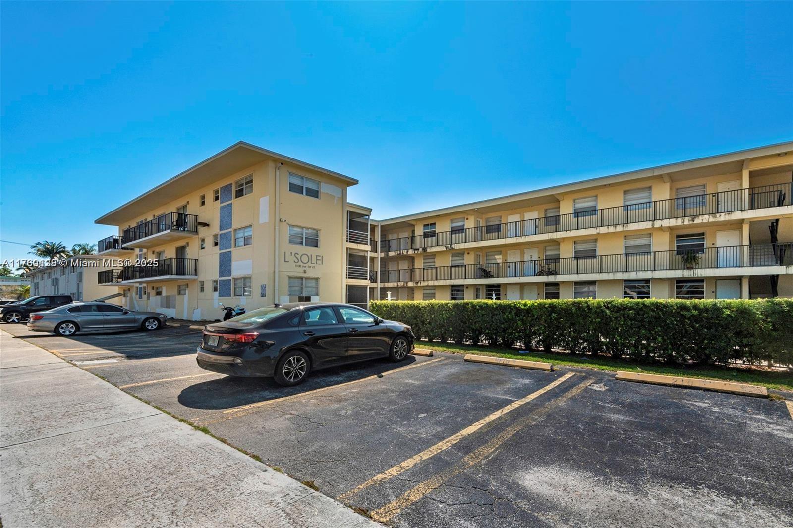Rental Property at 1100 Ne 1st Ct 210, Hallandale Beach, Broward County, Florida - Bedrooms: 1 
Bathrooms: 1  - $1,600 MO.