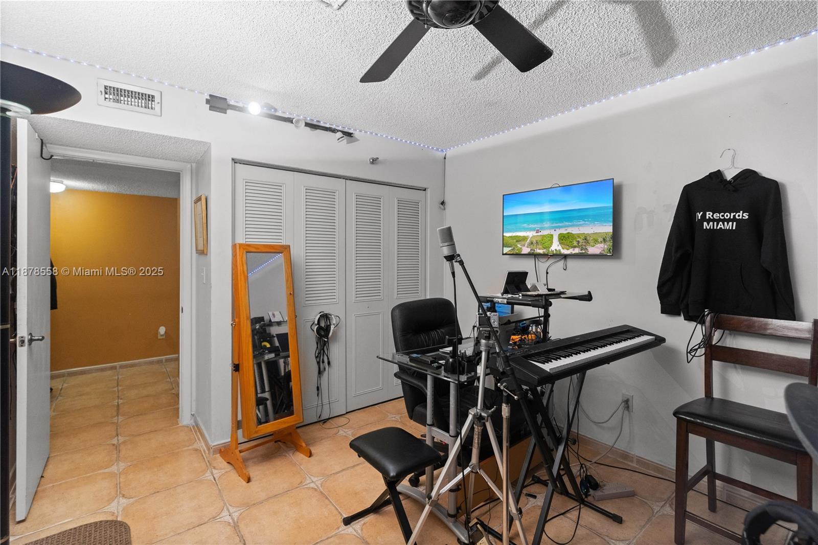 LAKE VIEW OF CALIF CLUB C - Residential