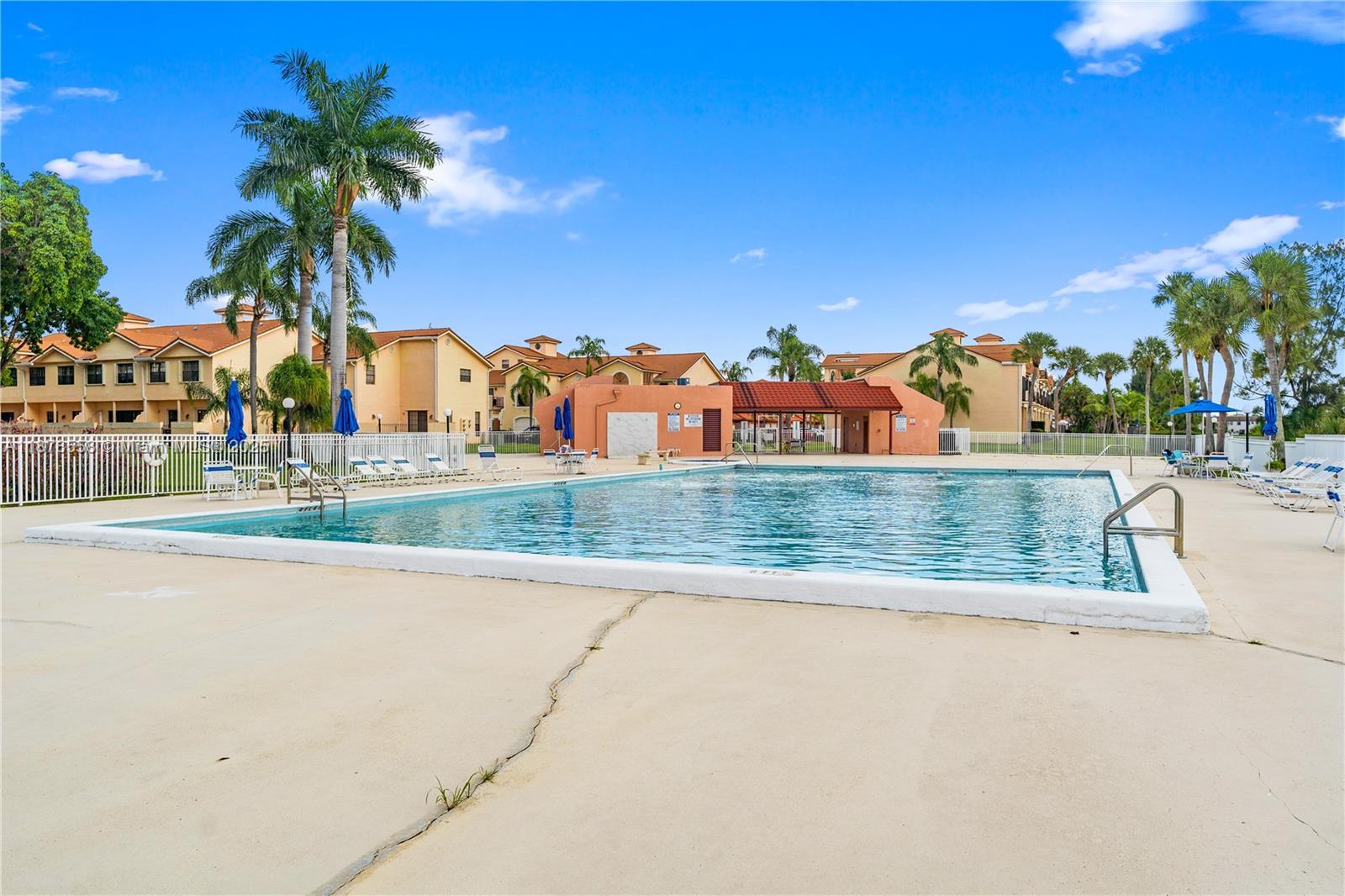 LAKE VIEW OF CALIF CLUB C - Residential