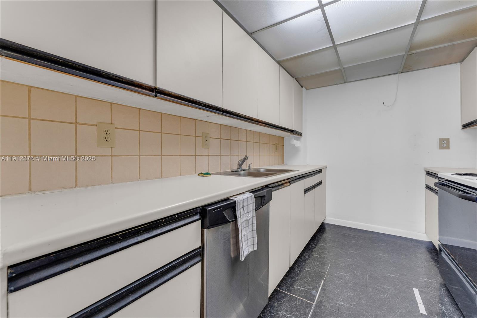 THE ROYAL CLUB CONDO - Residential