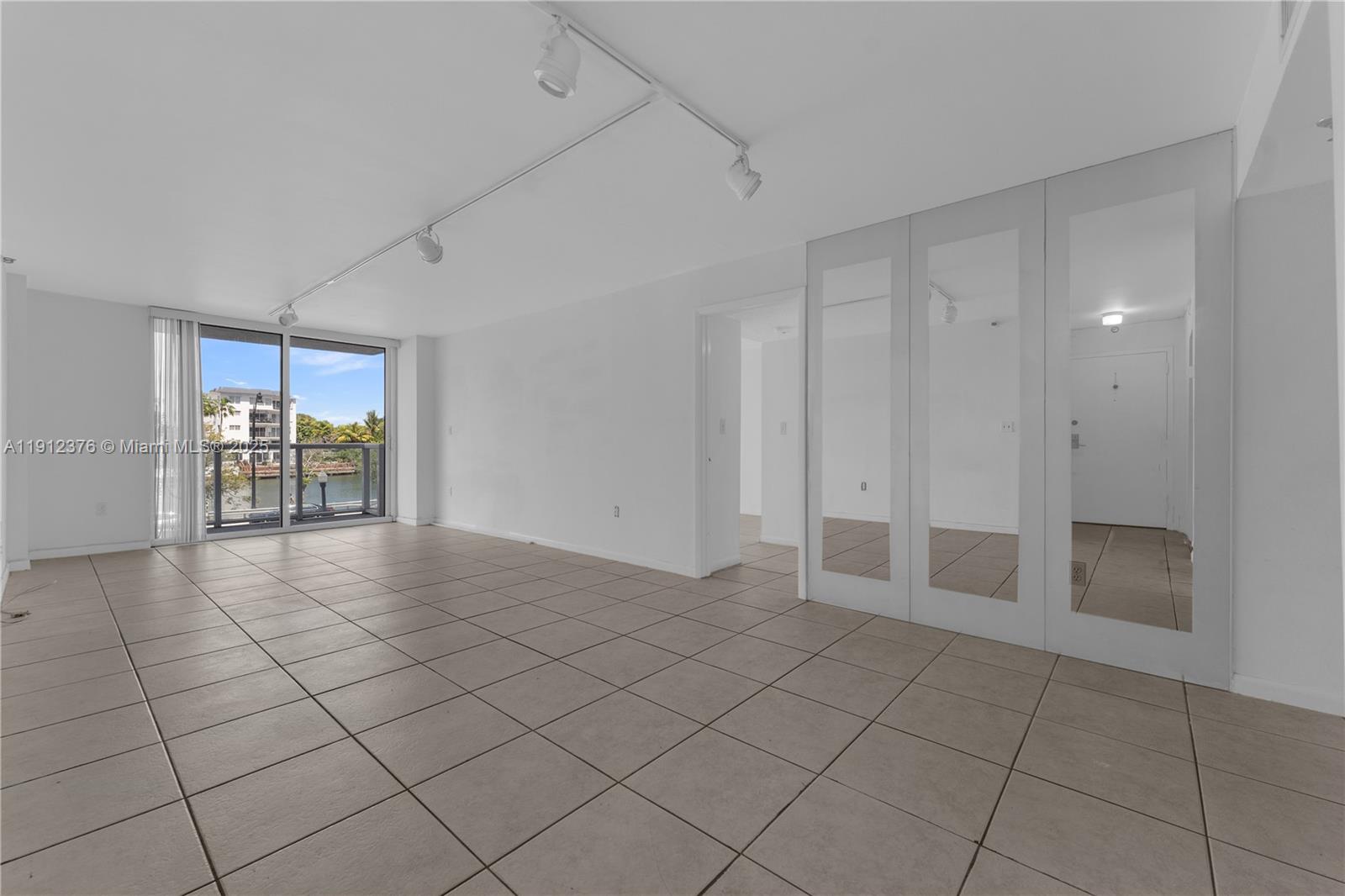 THE ROYAL CLUB CONDO - Residential