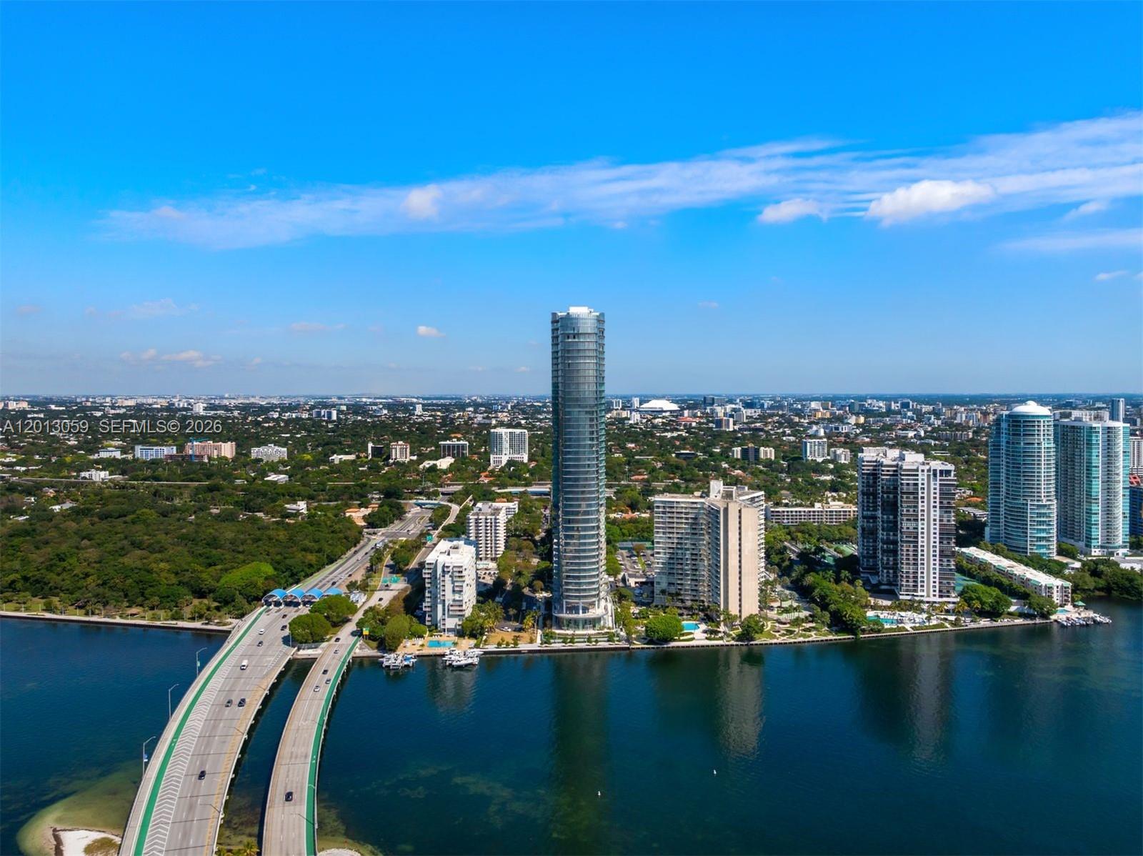 Una Residences - Residential