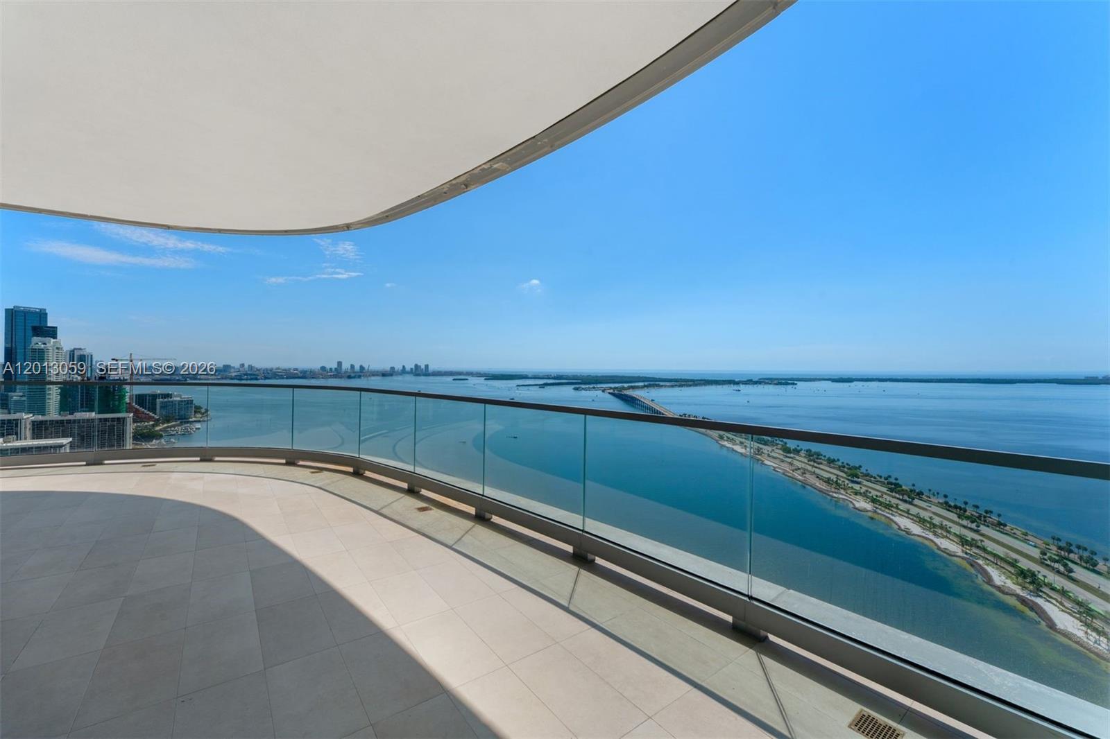 Una Residences - Residential