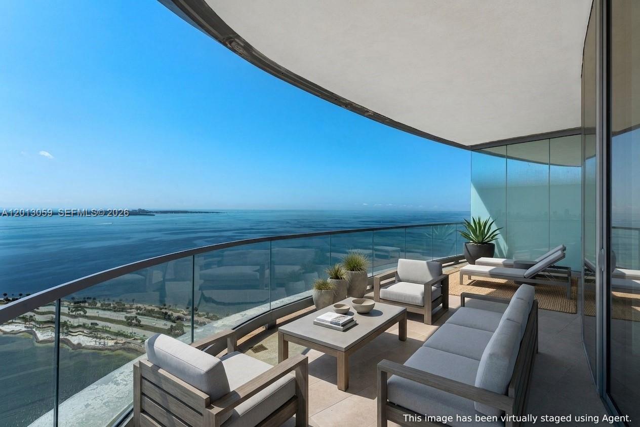 Una Residences - Residential