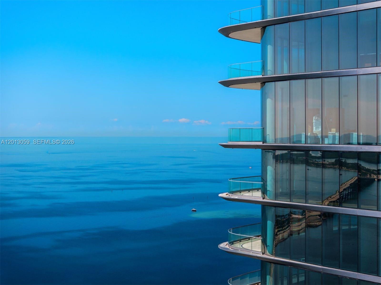 Una Residences - Residential