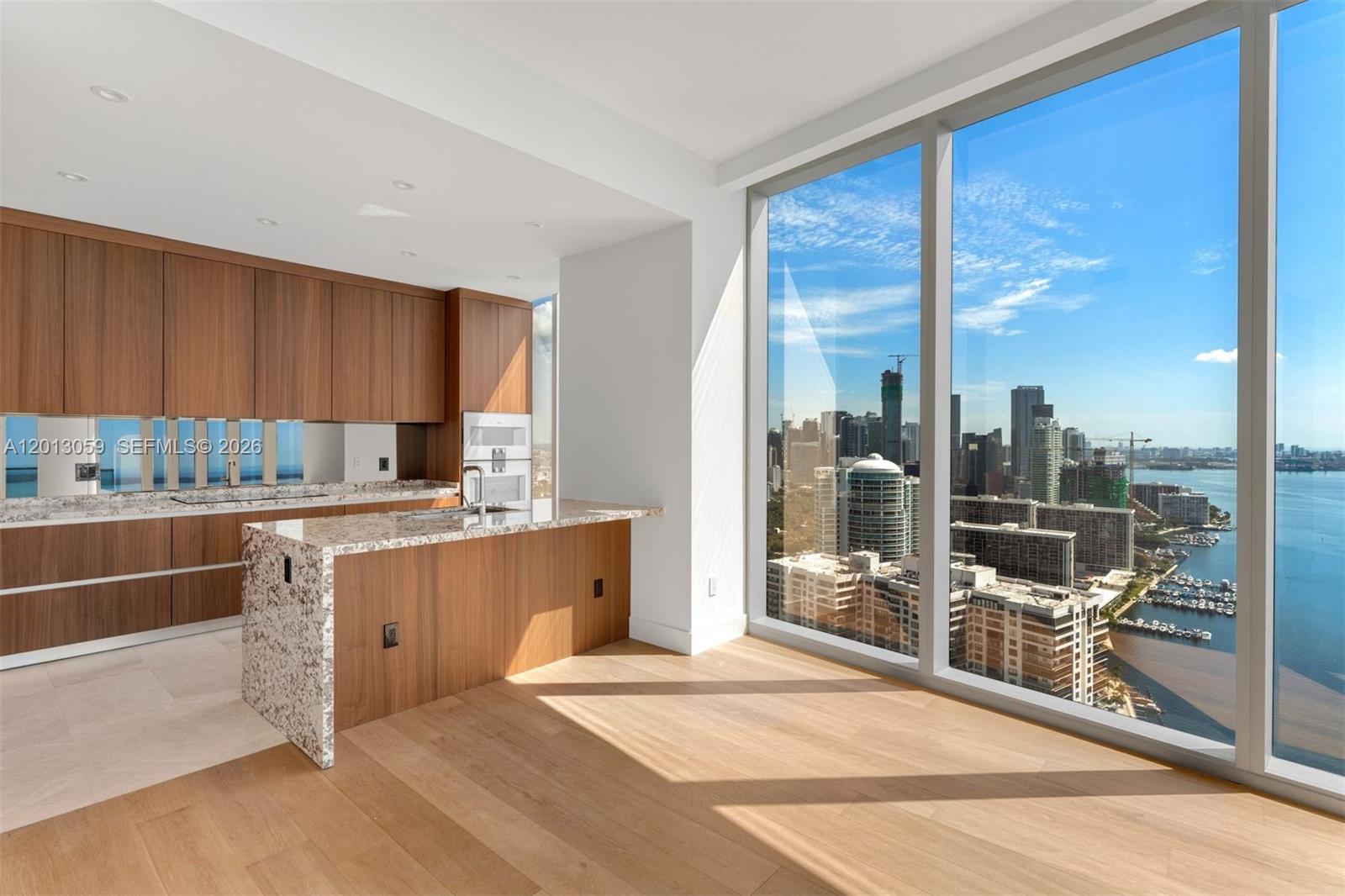 Una Residences - Residential