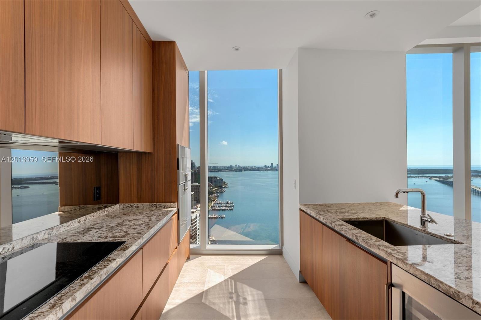 Una Residences - Residential
