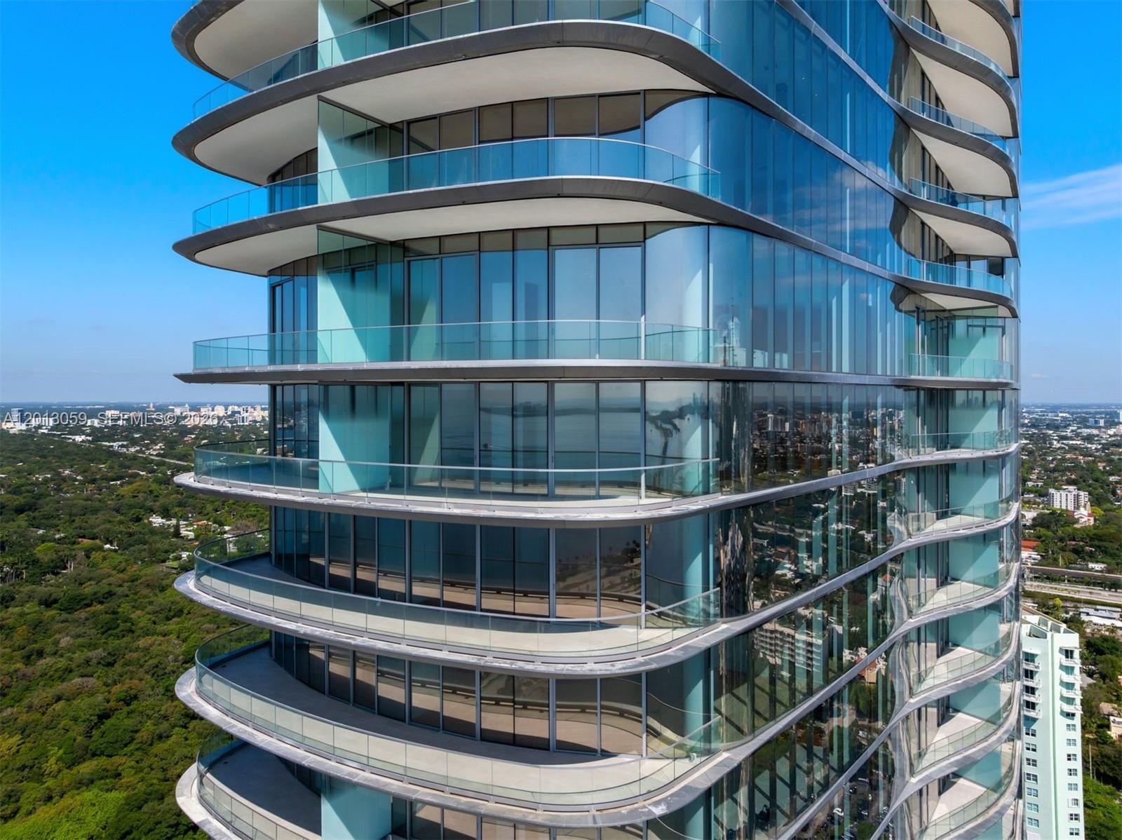 Una Residences - Residential