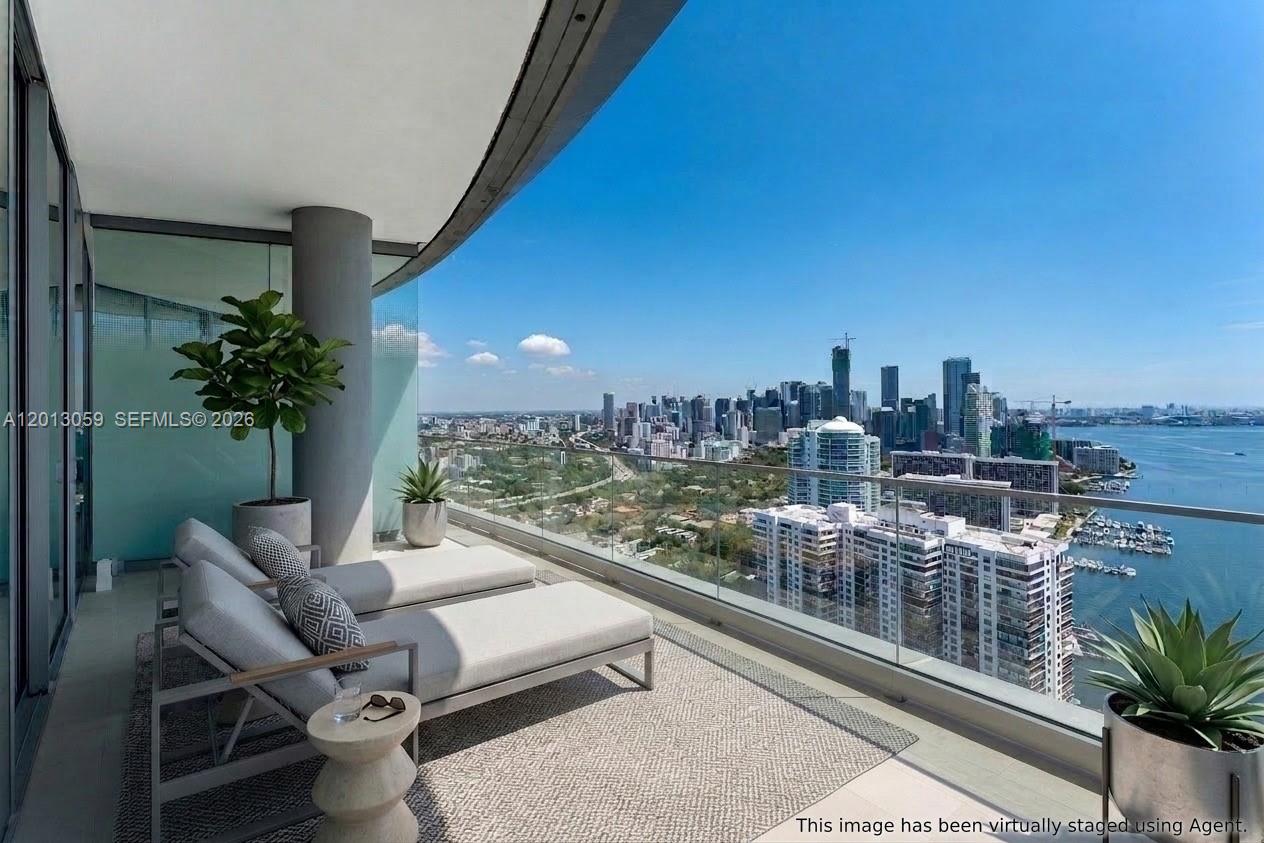 Una Residences - Residential