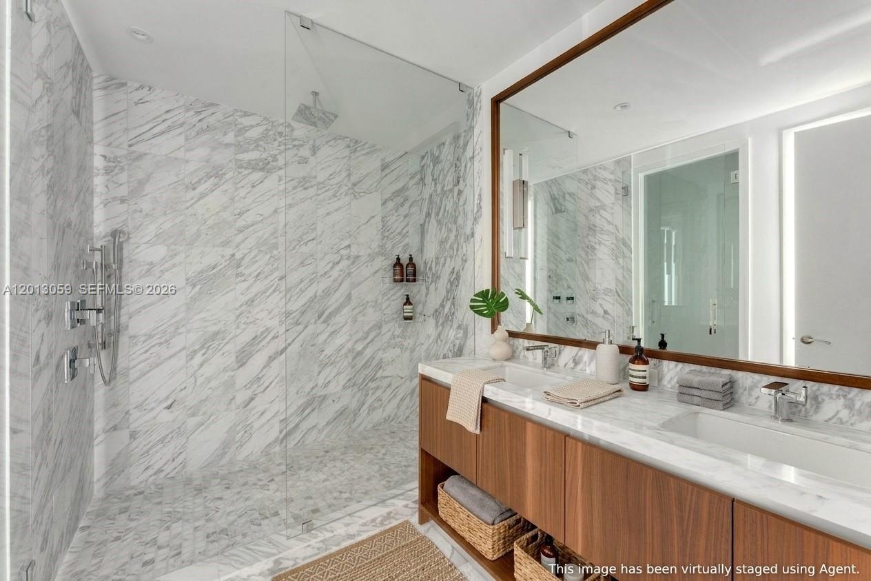 Una Residences - Residential