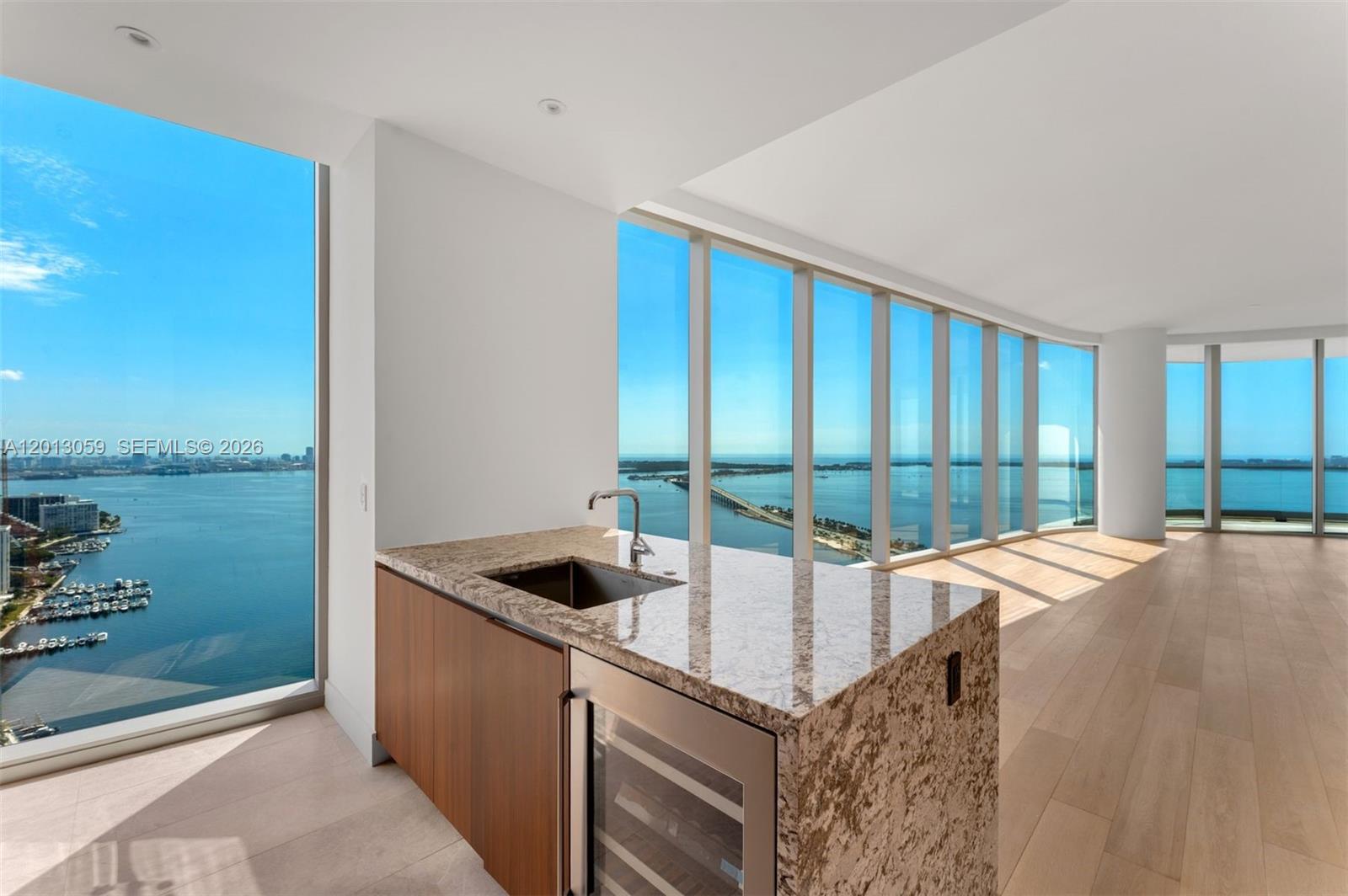 Una Residences - Residential
