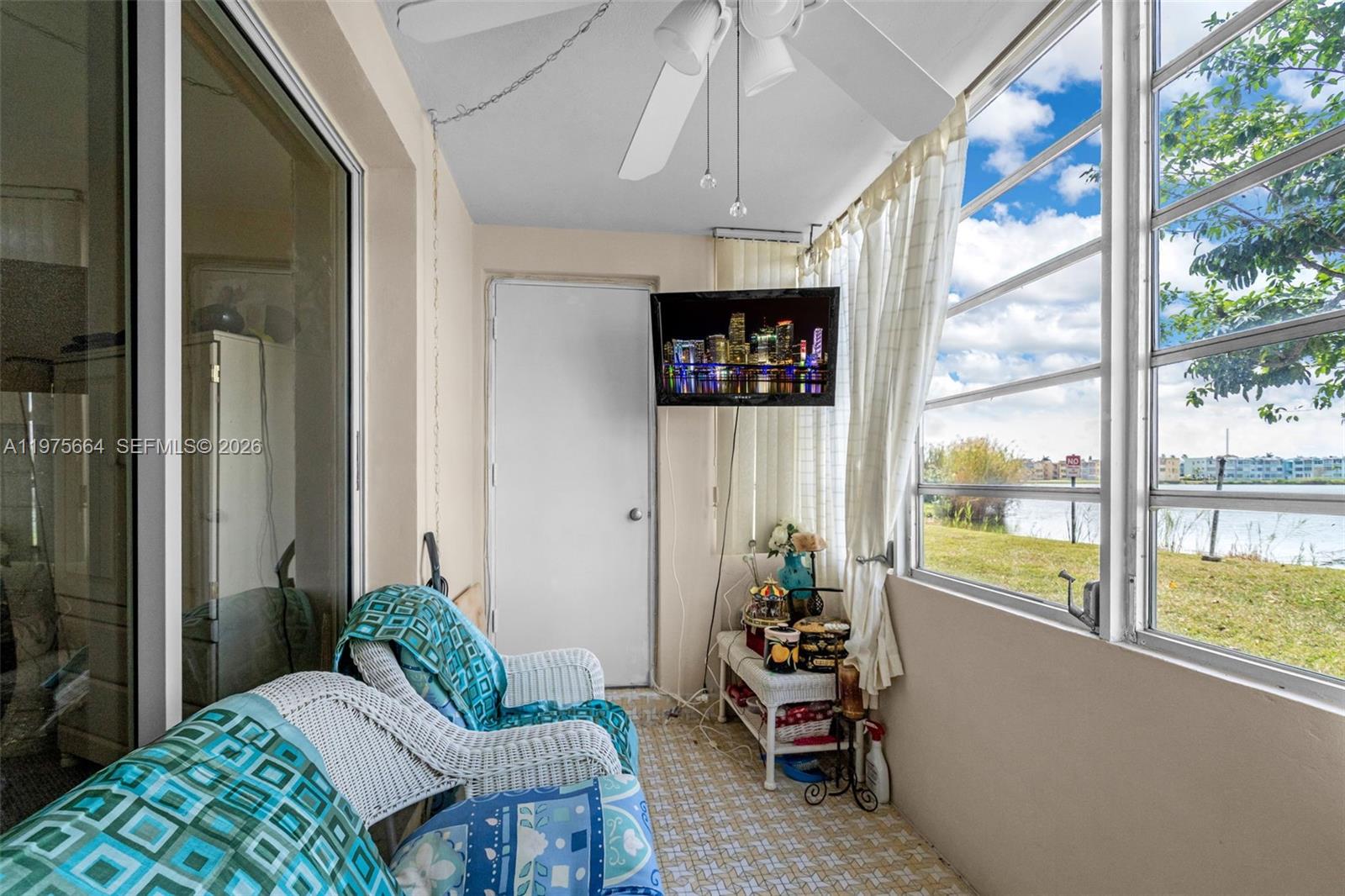 THIRD HORIZONS CONDO - Residential