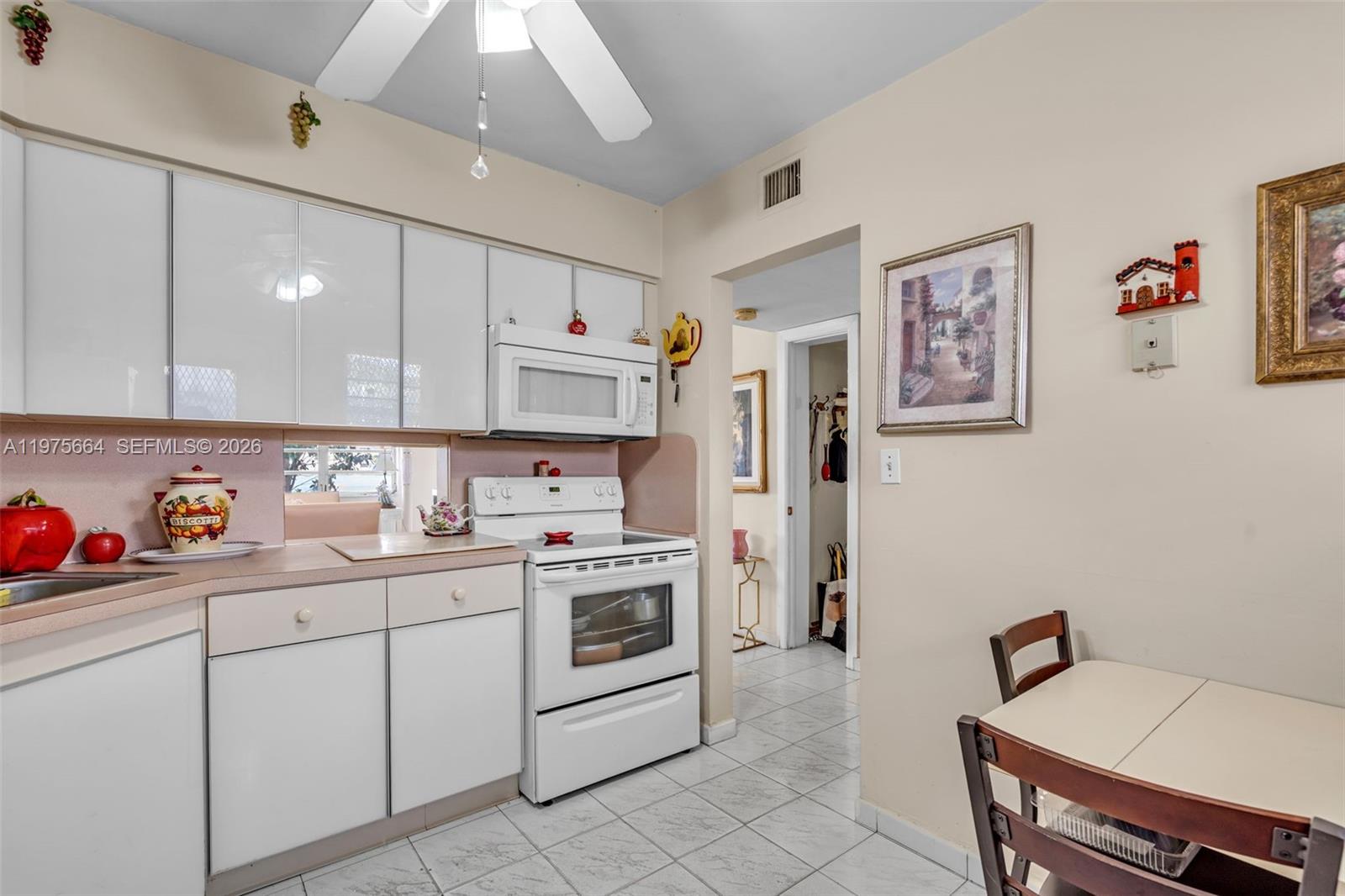 THIRD HORIZONS CONDO - Residential