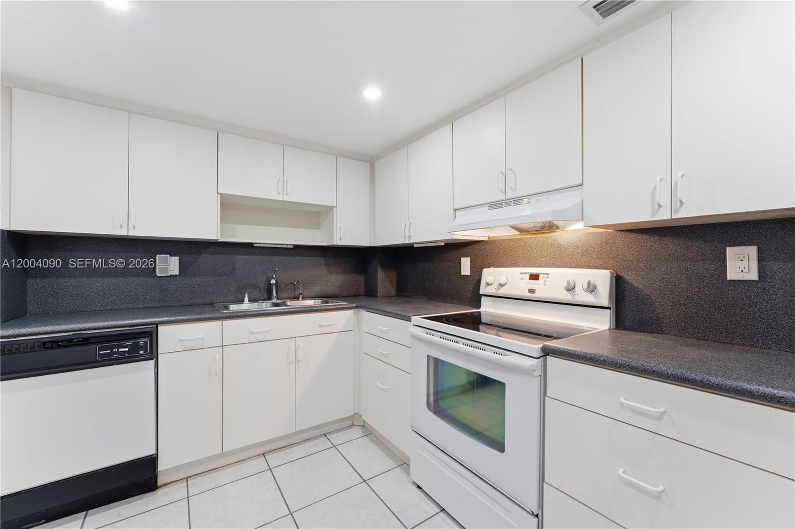 KENDALL GATE CONDO - Residential