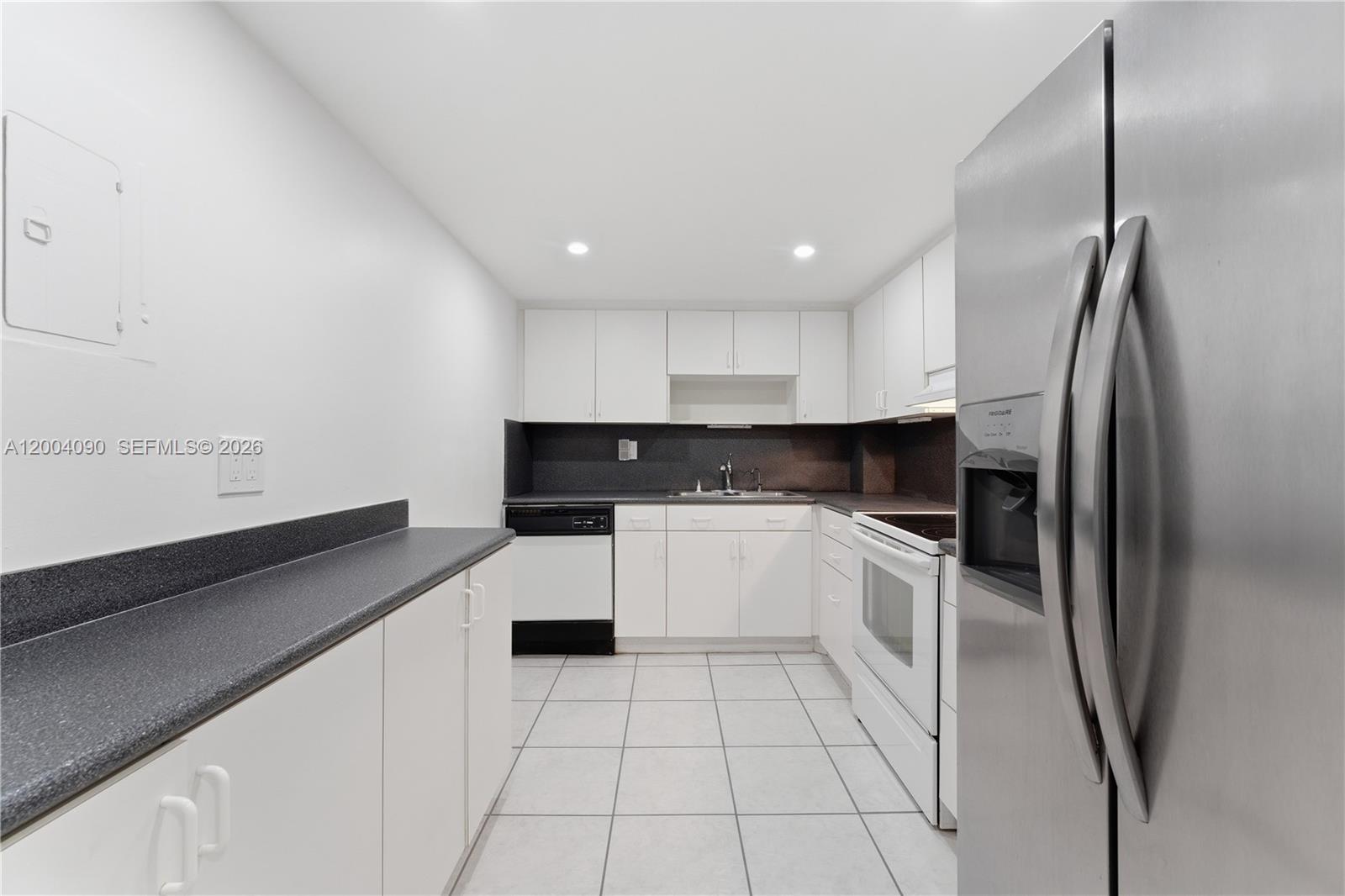 KENDALL GATE CONDO - Residential