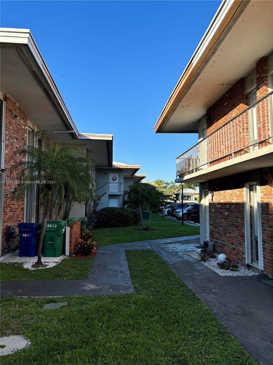 COUNTRY CLUB OF MIAMI CON - Residential
