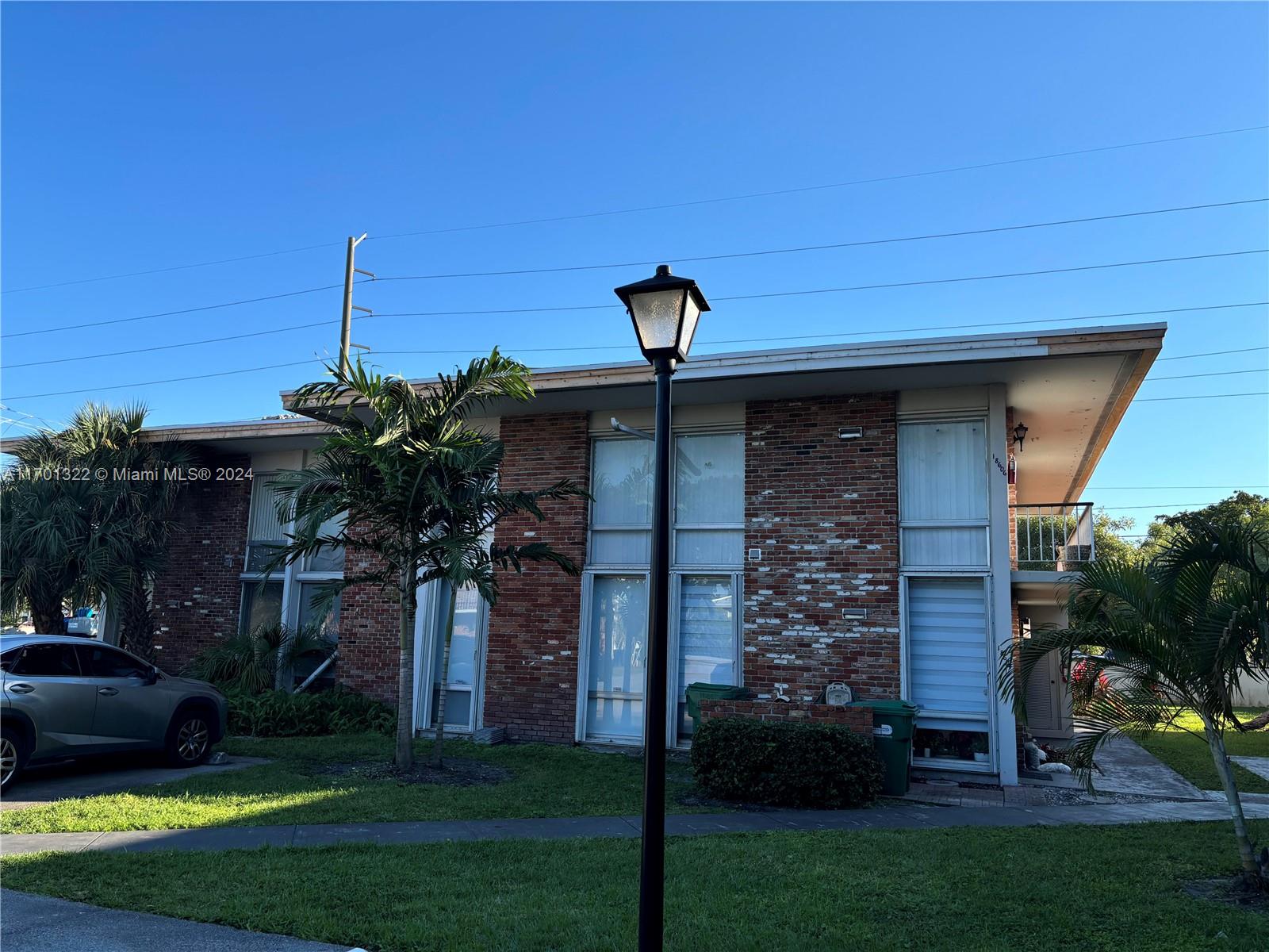 COUNTRY CLUB OF MIAMI CON - Residential