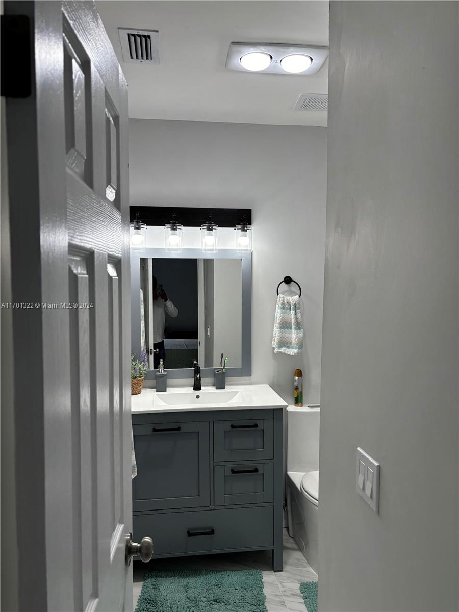 COUNTRY CLUB OF MIAMI CON - Residential