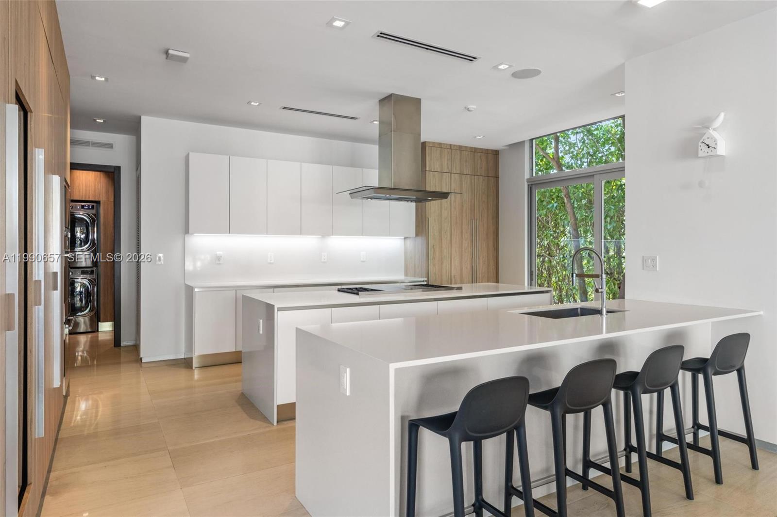 GOLDEN BEACH SEC E - Residential