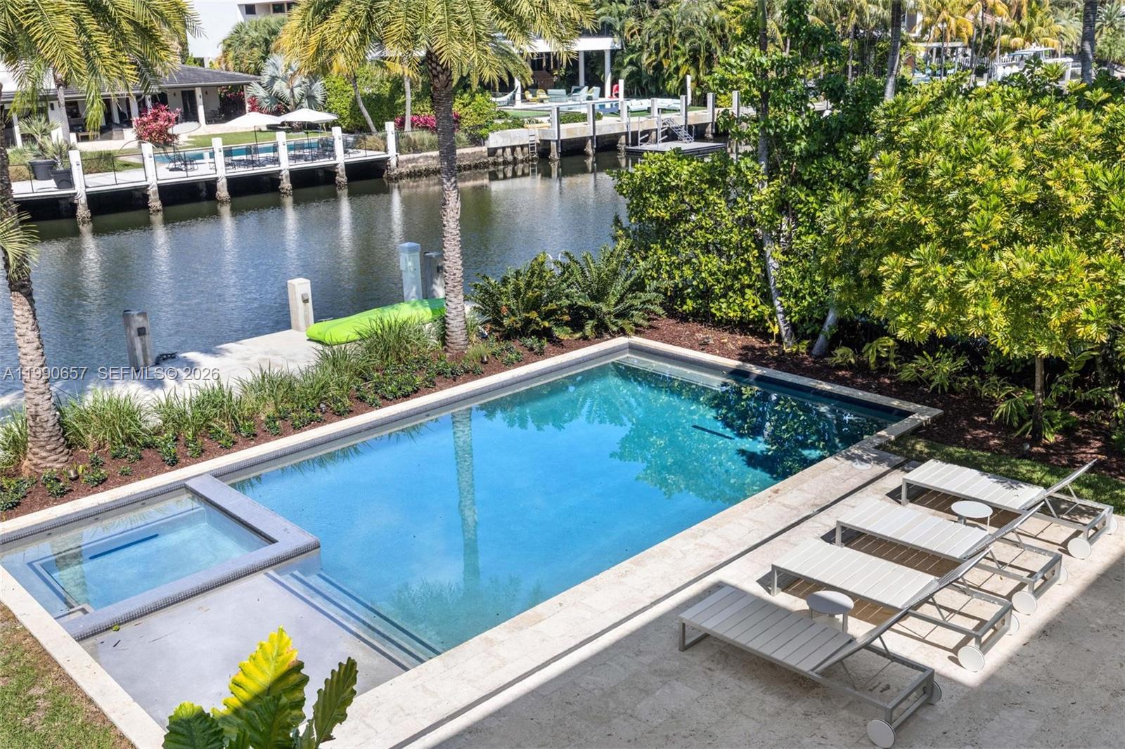 GOLDEN BEACH SEC E - Residential