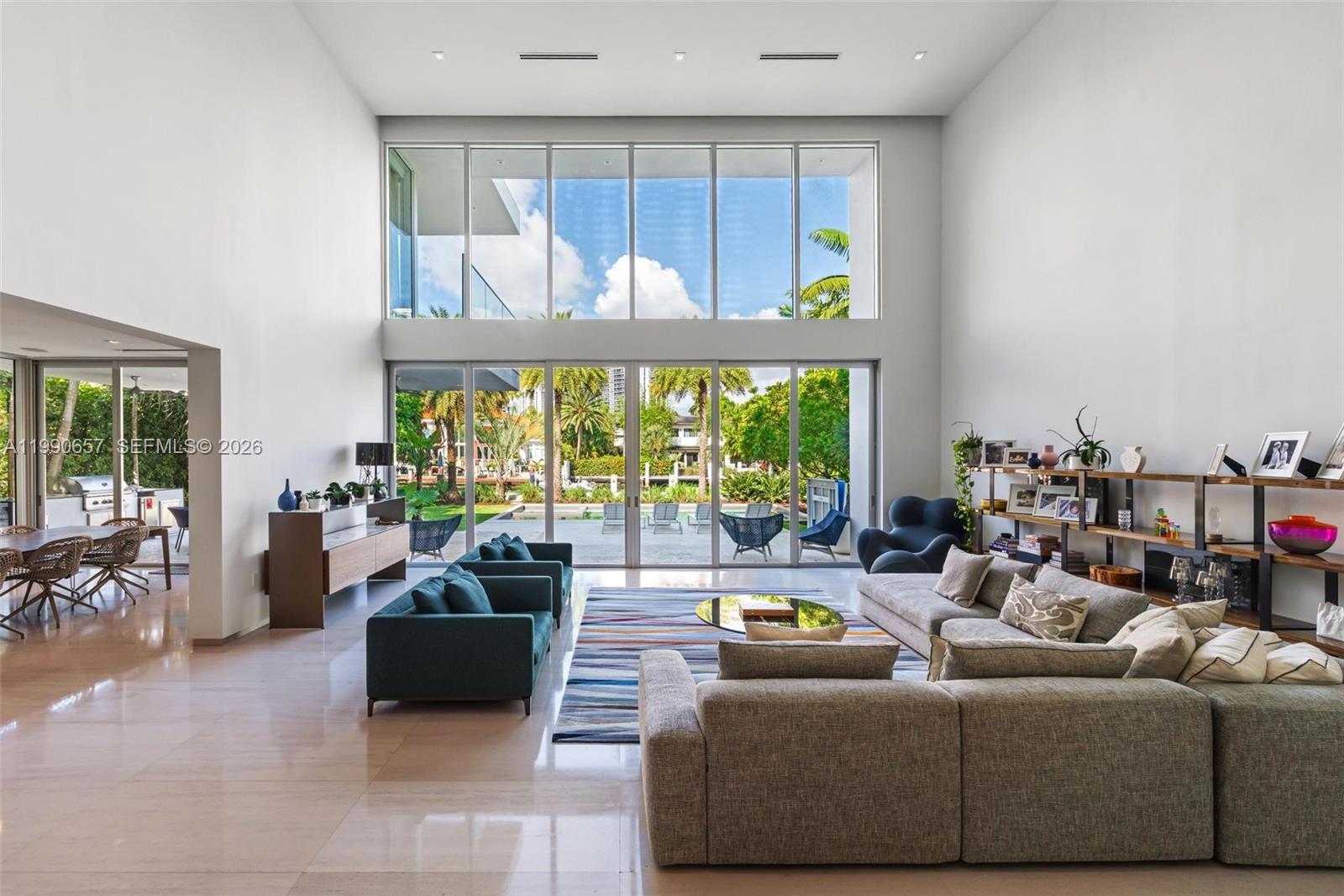 GOLDEN BEACH SEC E - Residential