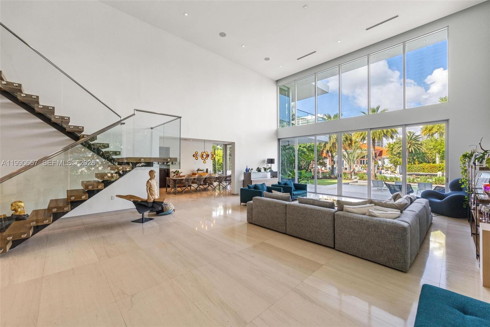 GOLDEN BEACH SEC E - Residential