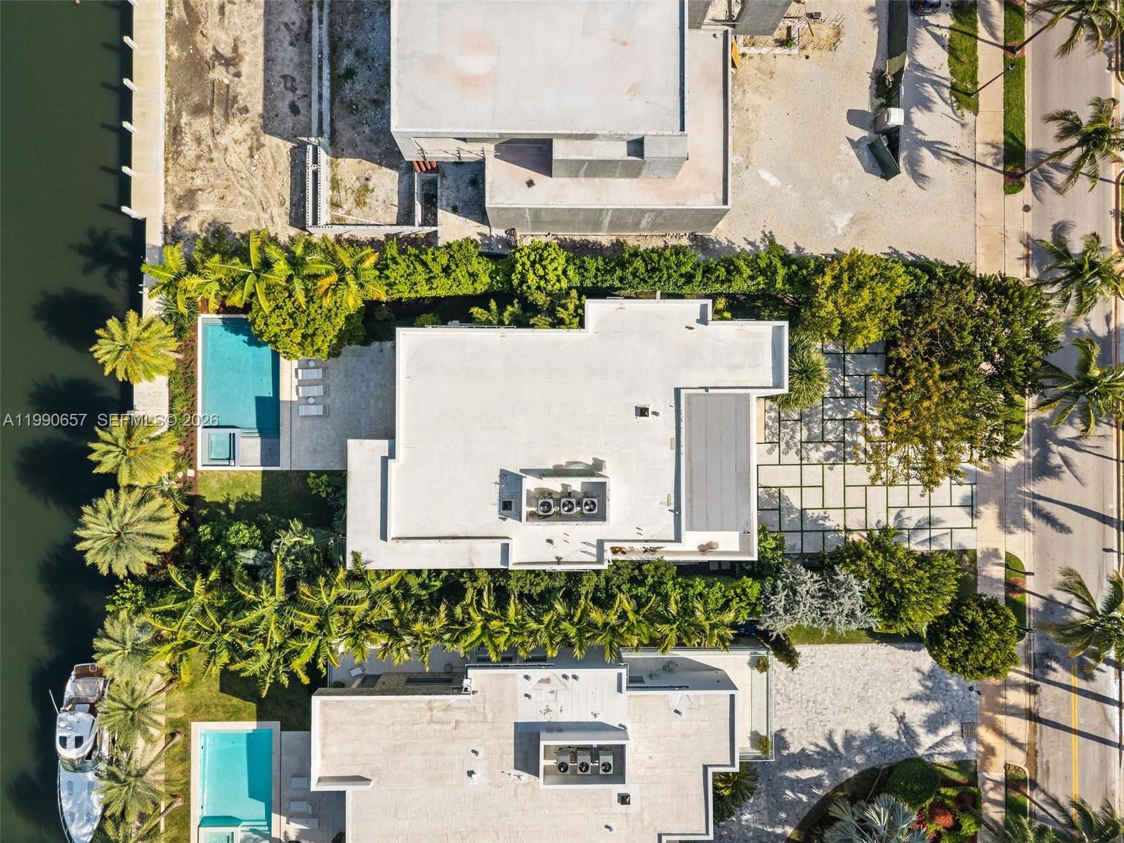 GOLDEN BEACH SEC E - Residential