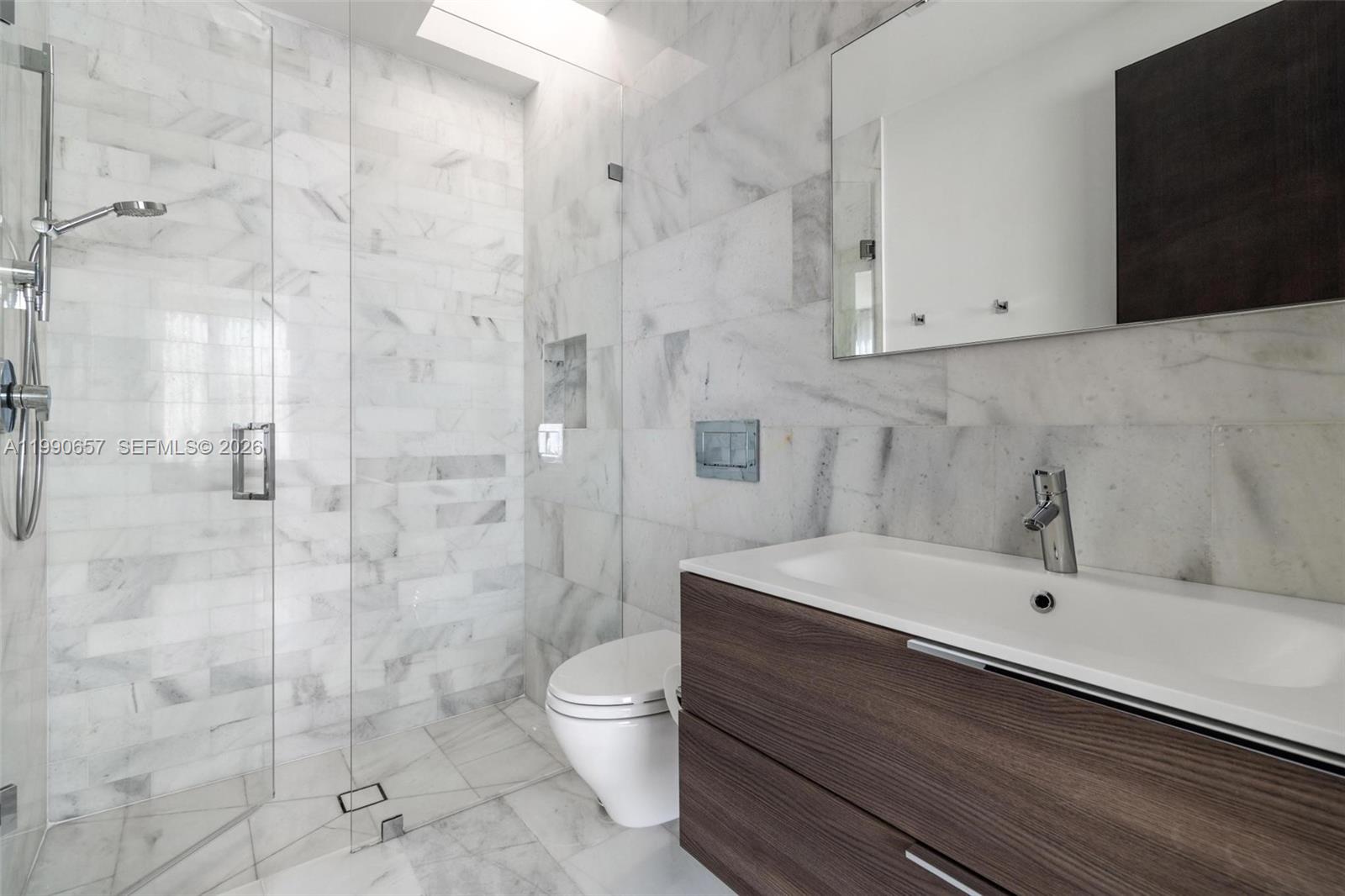 GOLDEN BEACH SEC E - Residential