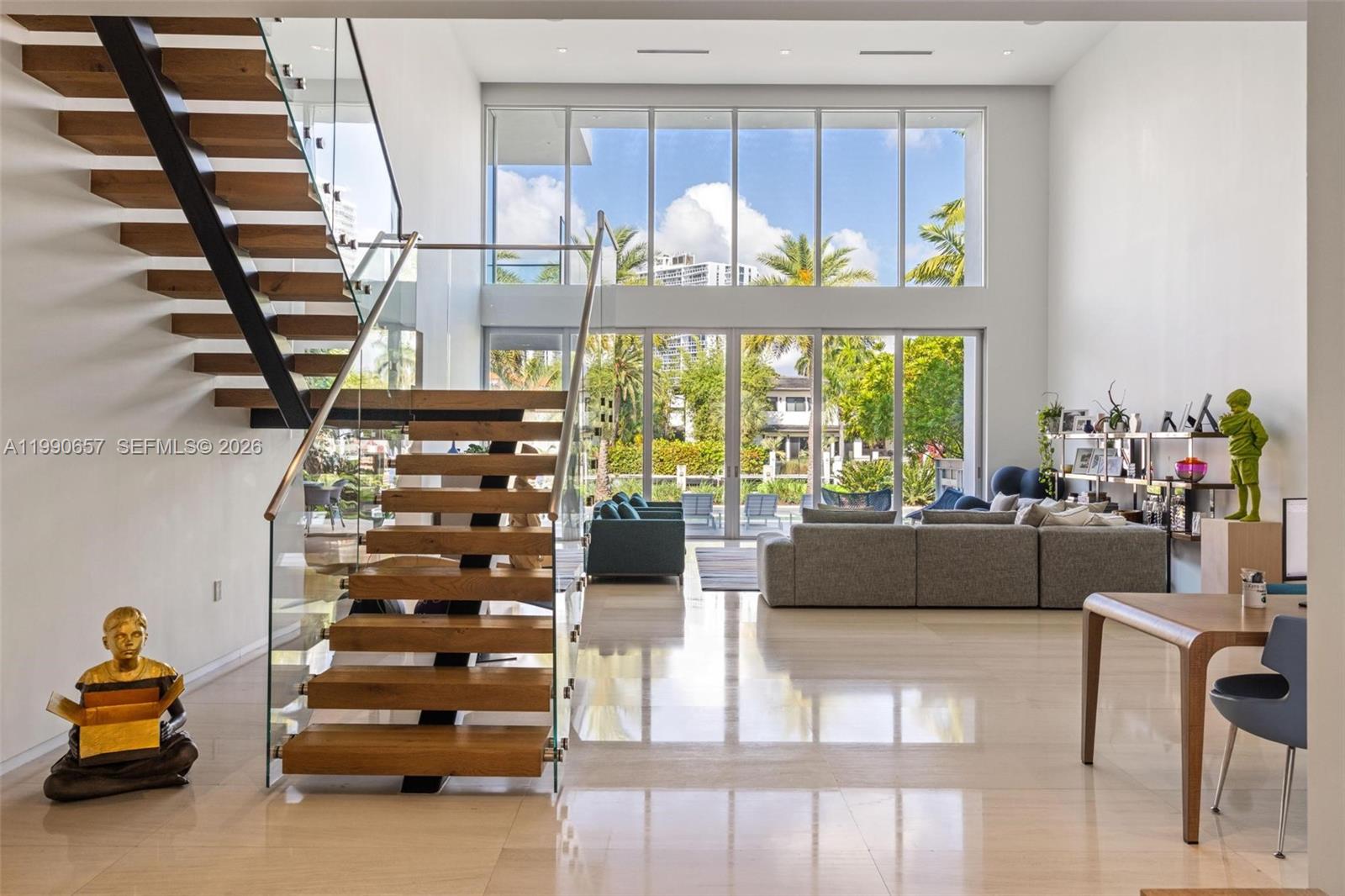 GOLDEN BEACH SEC E - Residential