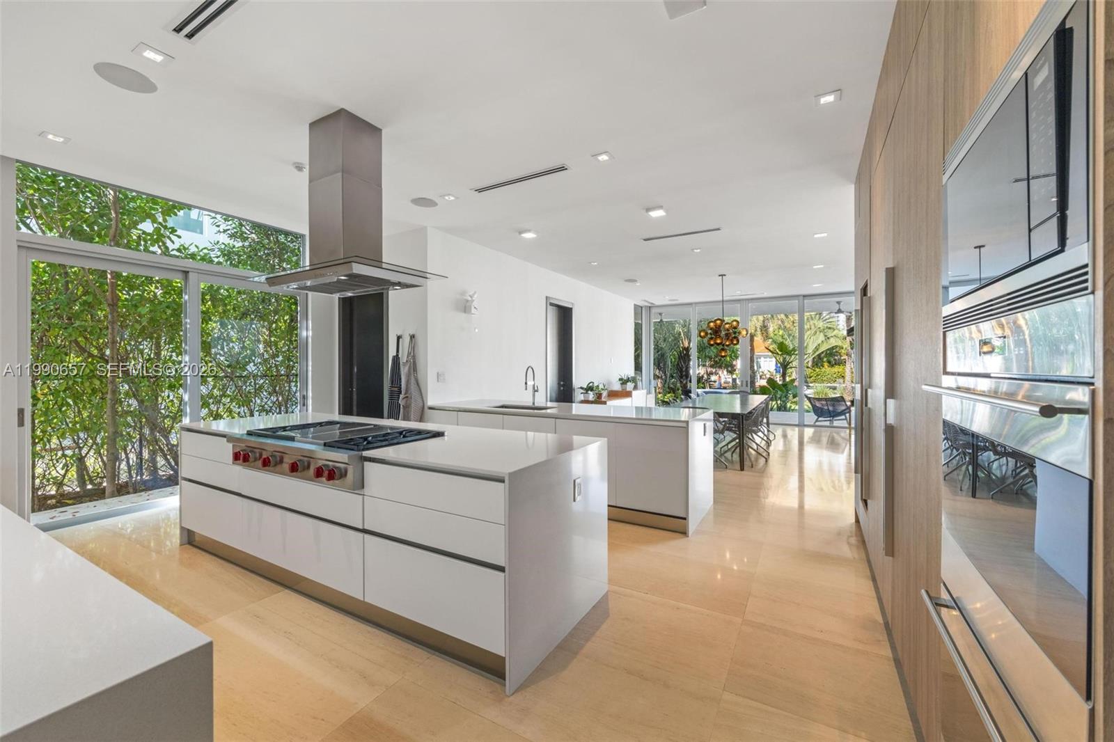 GOLDEN BEACH SEC E - Residential