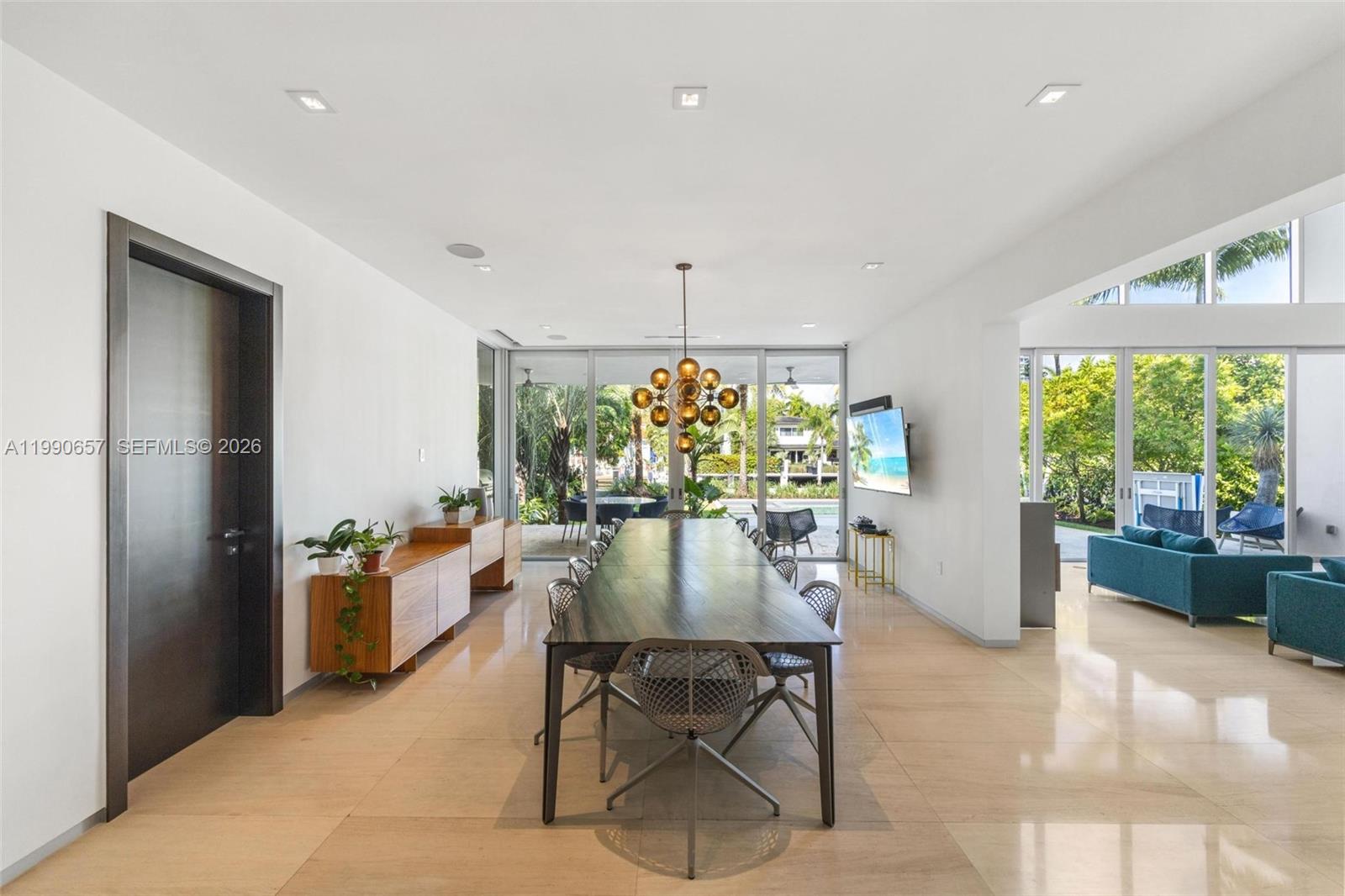 GOLDEN BEACH SEC E - Residential