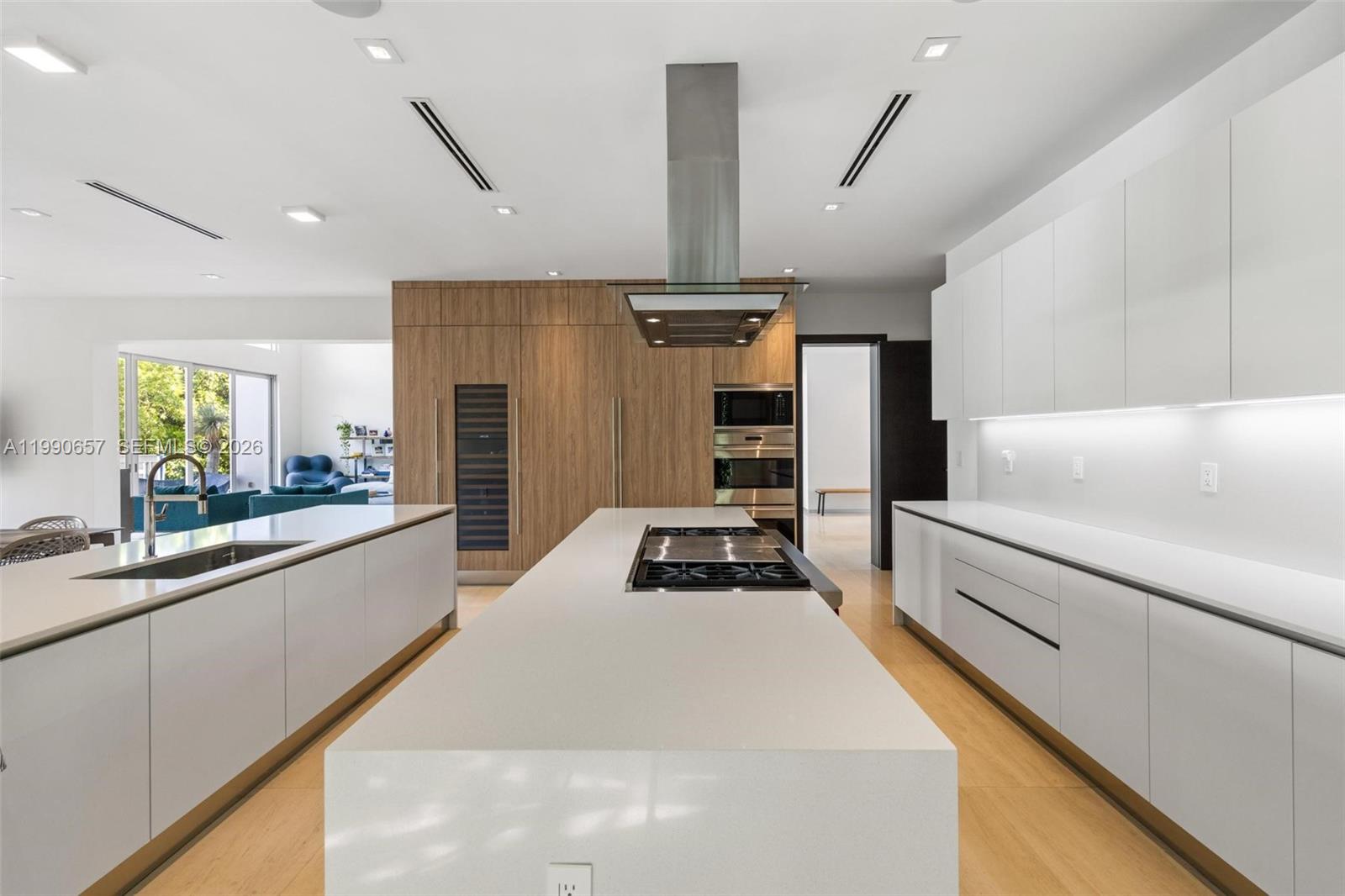 GOLDEN BEACH SEC E - Residential