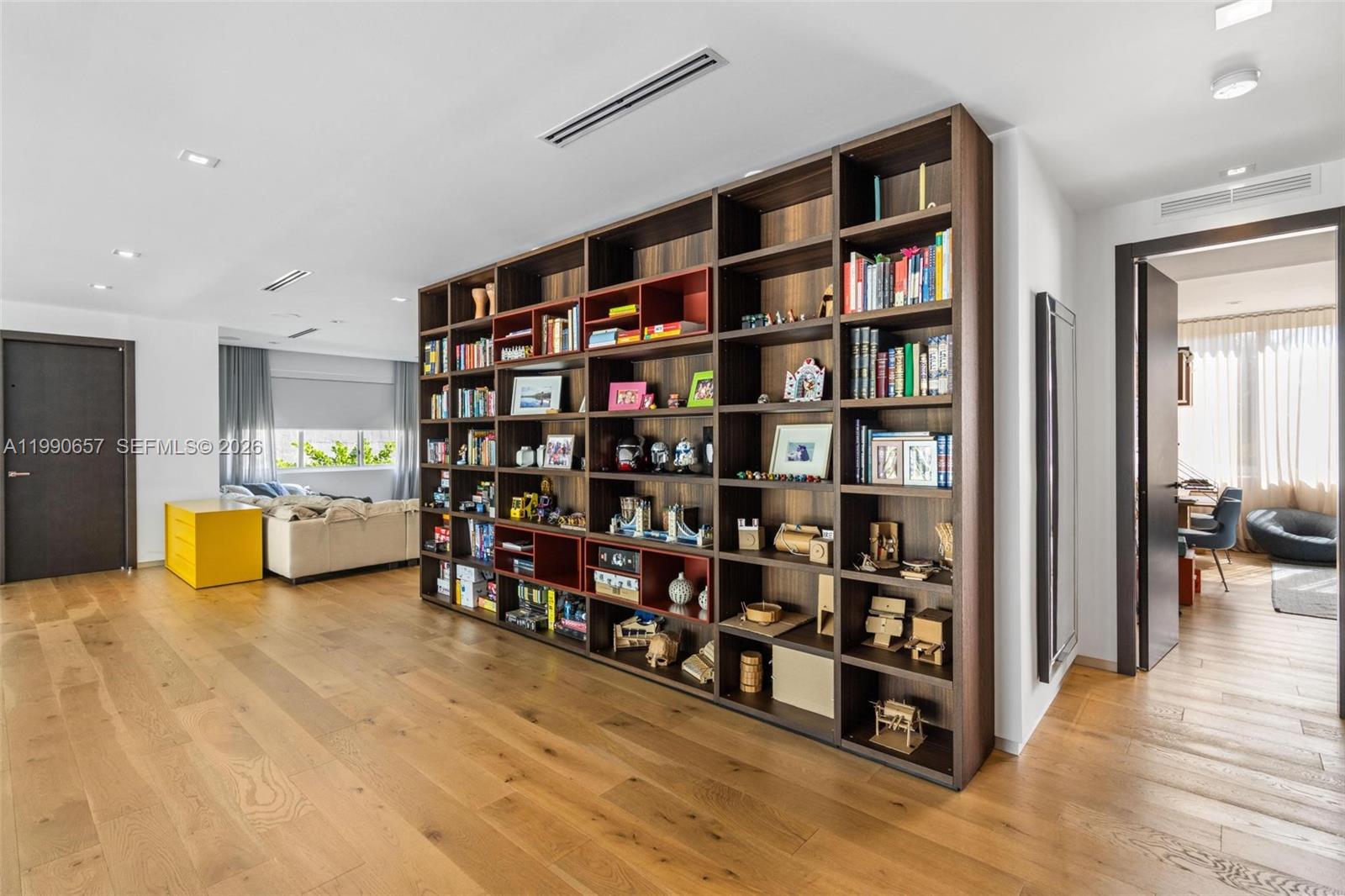 GOLDEN BEACH SEC E - Residential