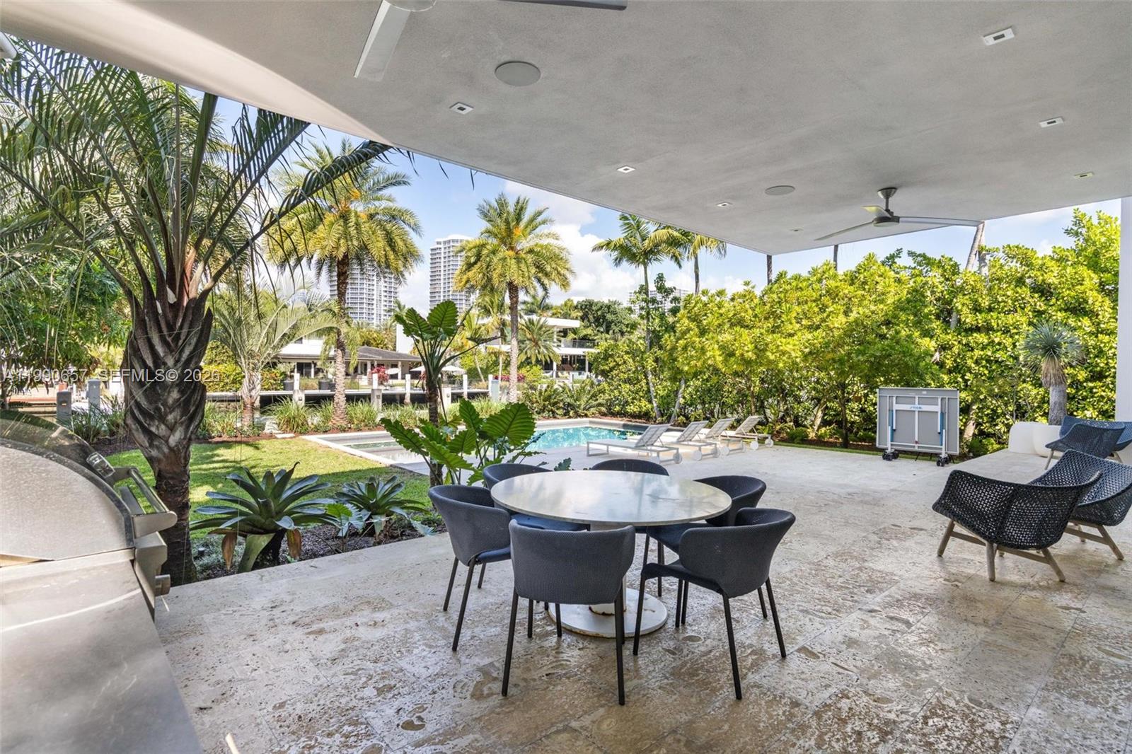 GOLDEN BEACH SEC E - Residential