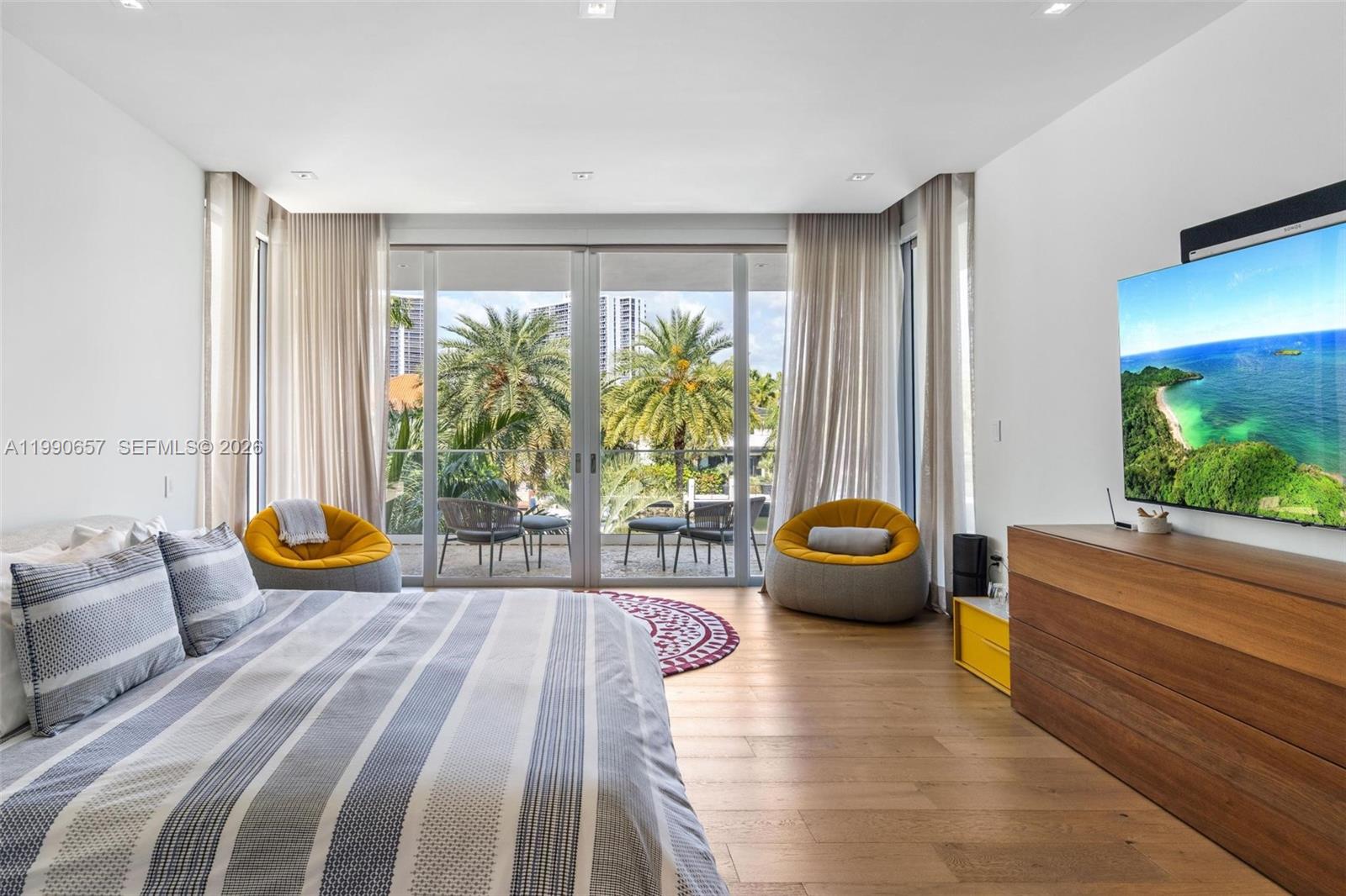 GOLDEN BEACH SEC E - Residential