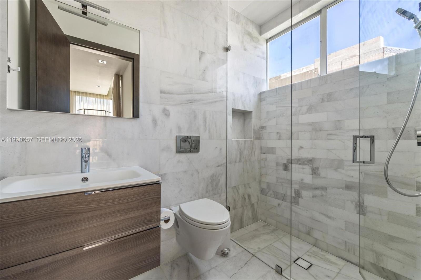 GOLDEN BEACH SEC E - Residential