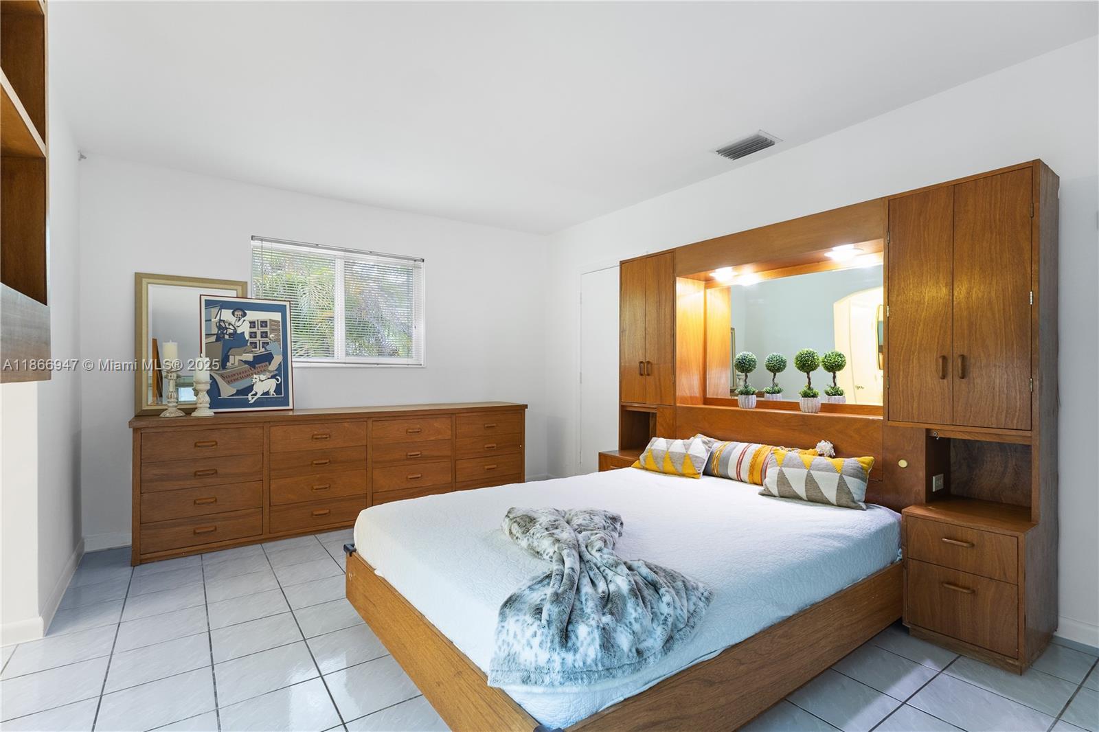 DARLINGTON MANOR 1ST ADDN - Residential