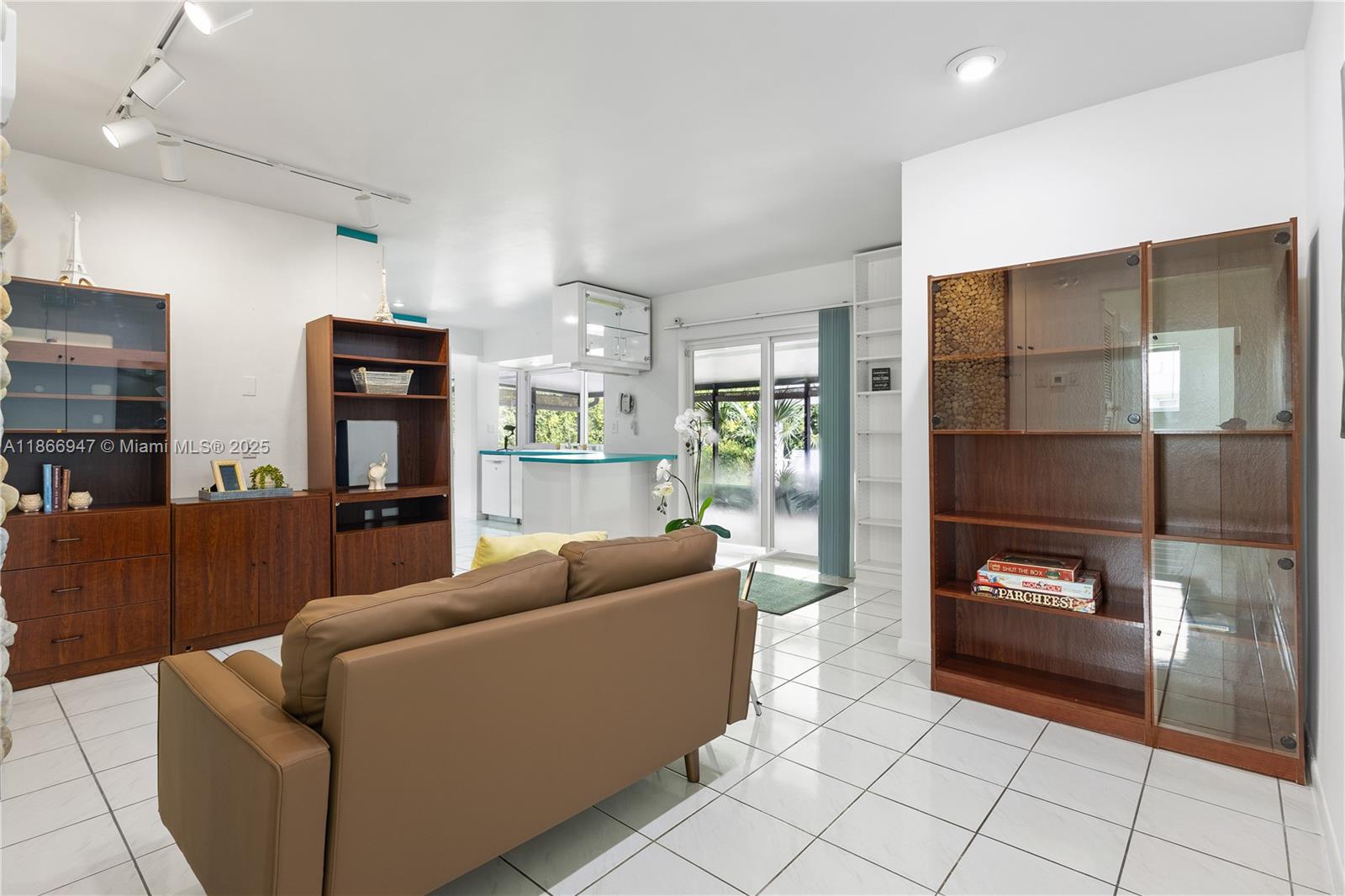 DARLINGTON MANOR 1ST ADDN - Residential