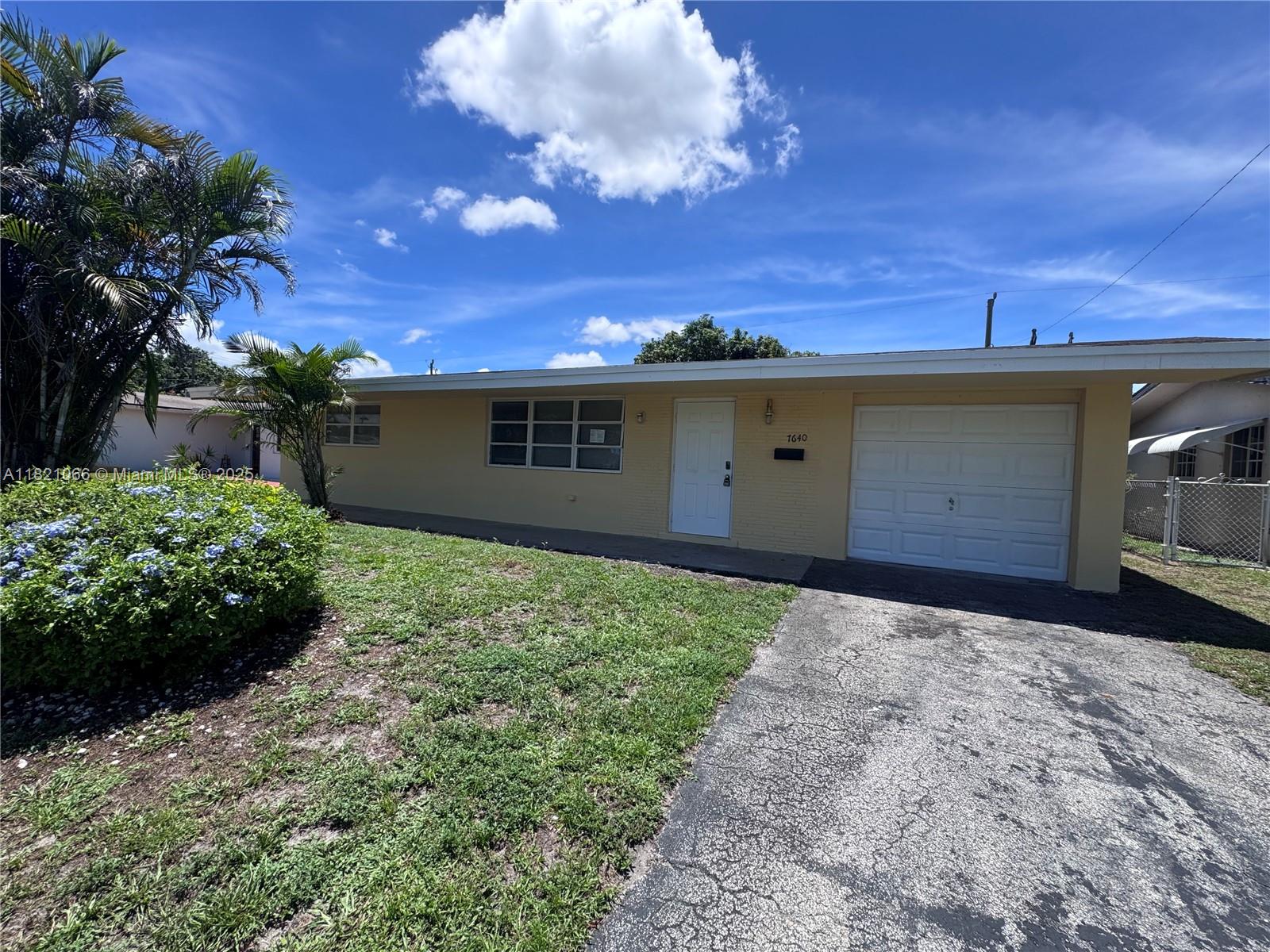 7640 NW 16th Ct