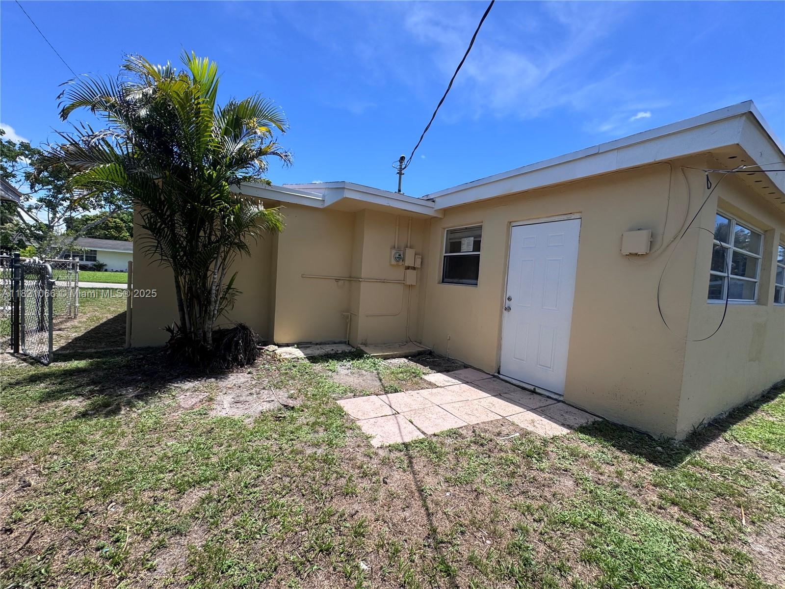 7640 NW 16th Ct