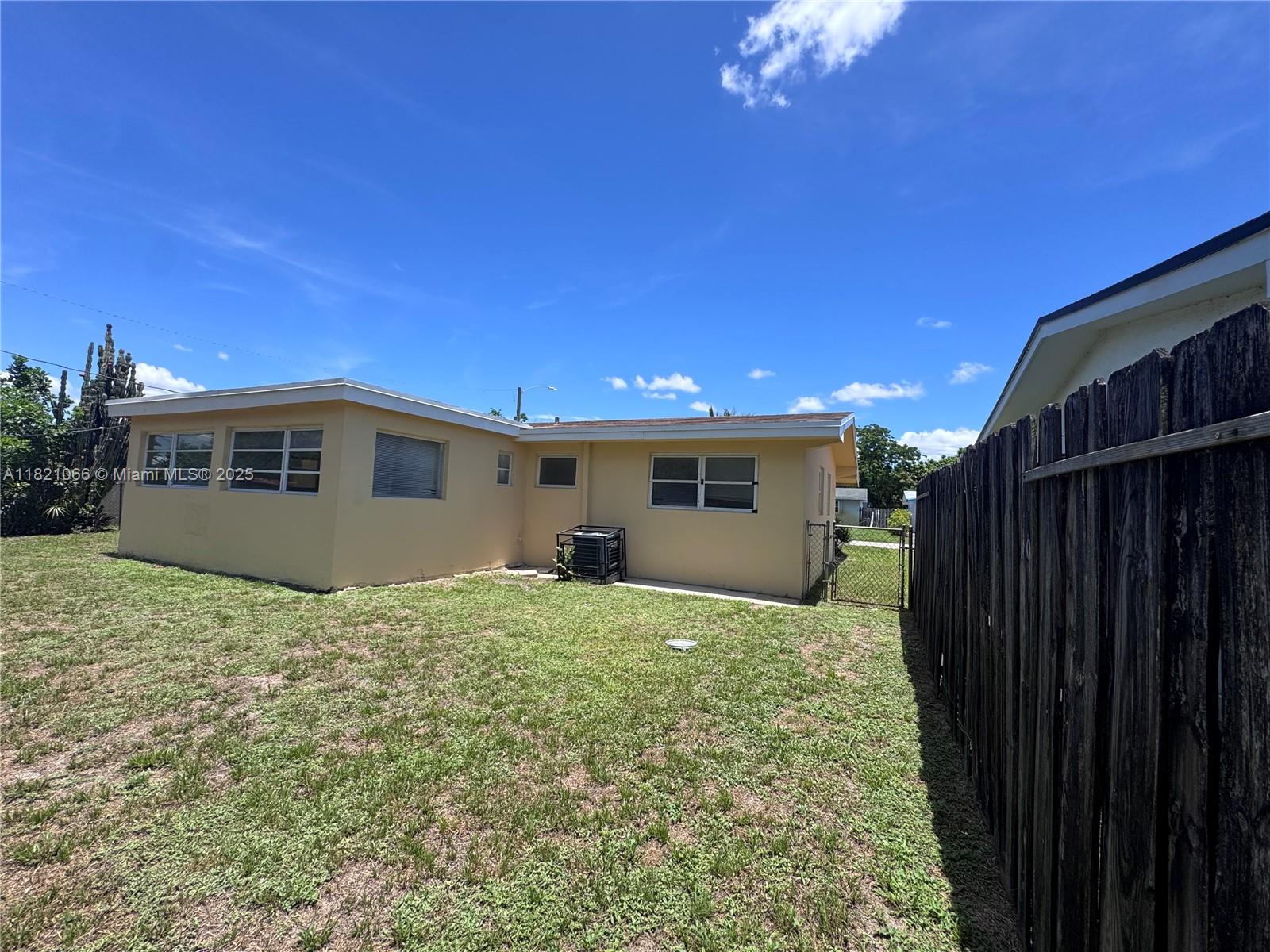 7640 NW 16th Ct